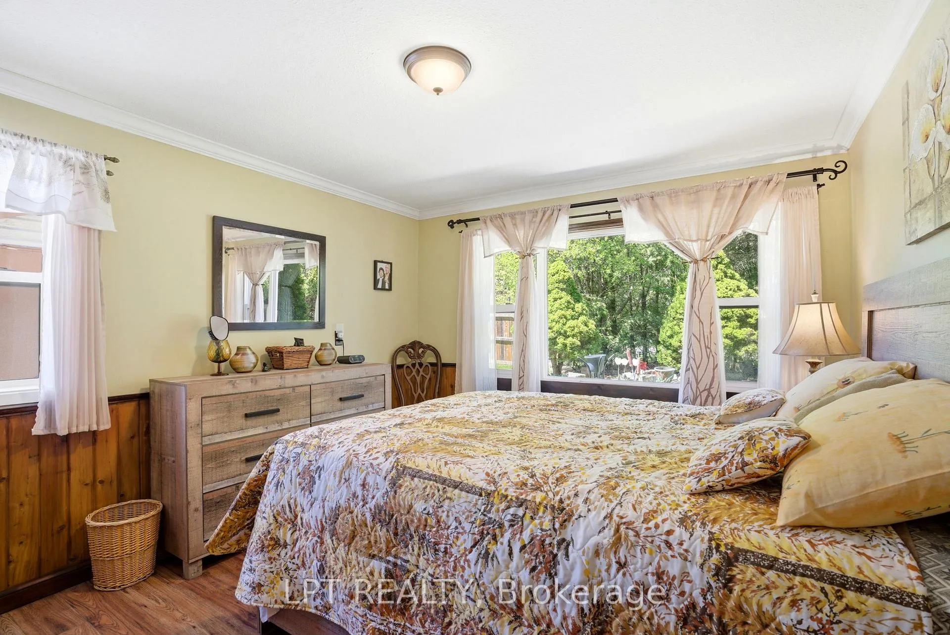 Photo 15 of 9996 Huron Street, Lambton Shores, Port Franks — HOMEH