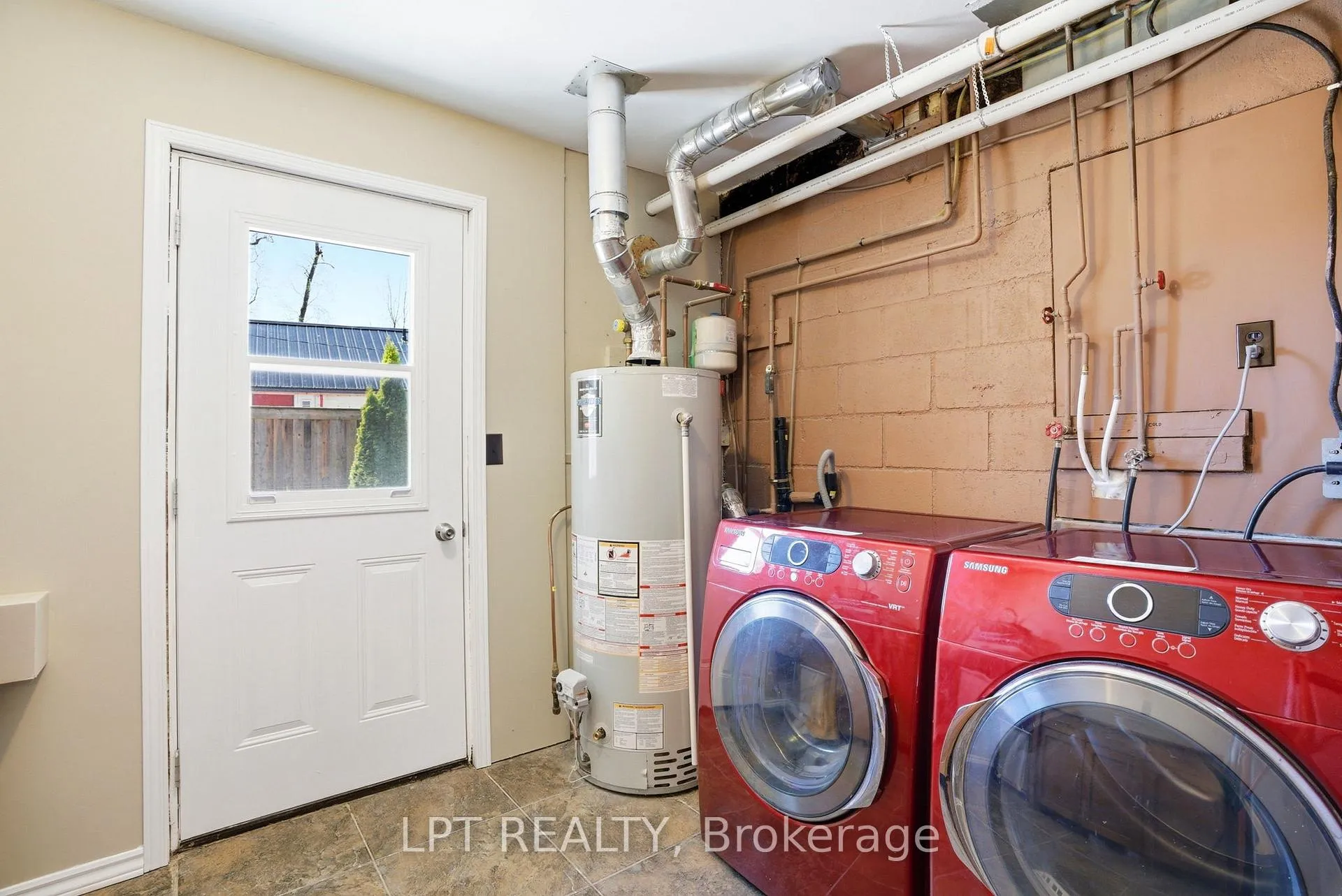 Photo 19 of 9996 Huron Street, Lambton Shores, Port Franks — HOMEH