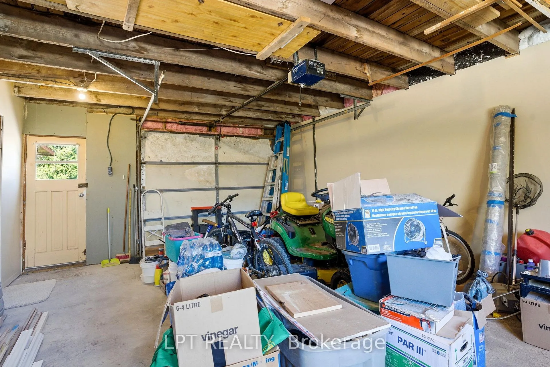 Photo 31 of 9996 Huron Street, Lambton Shores, Port Franks — HOMEH