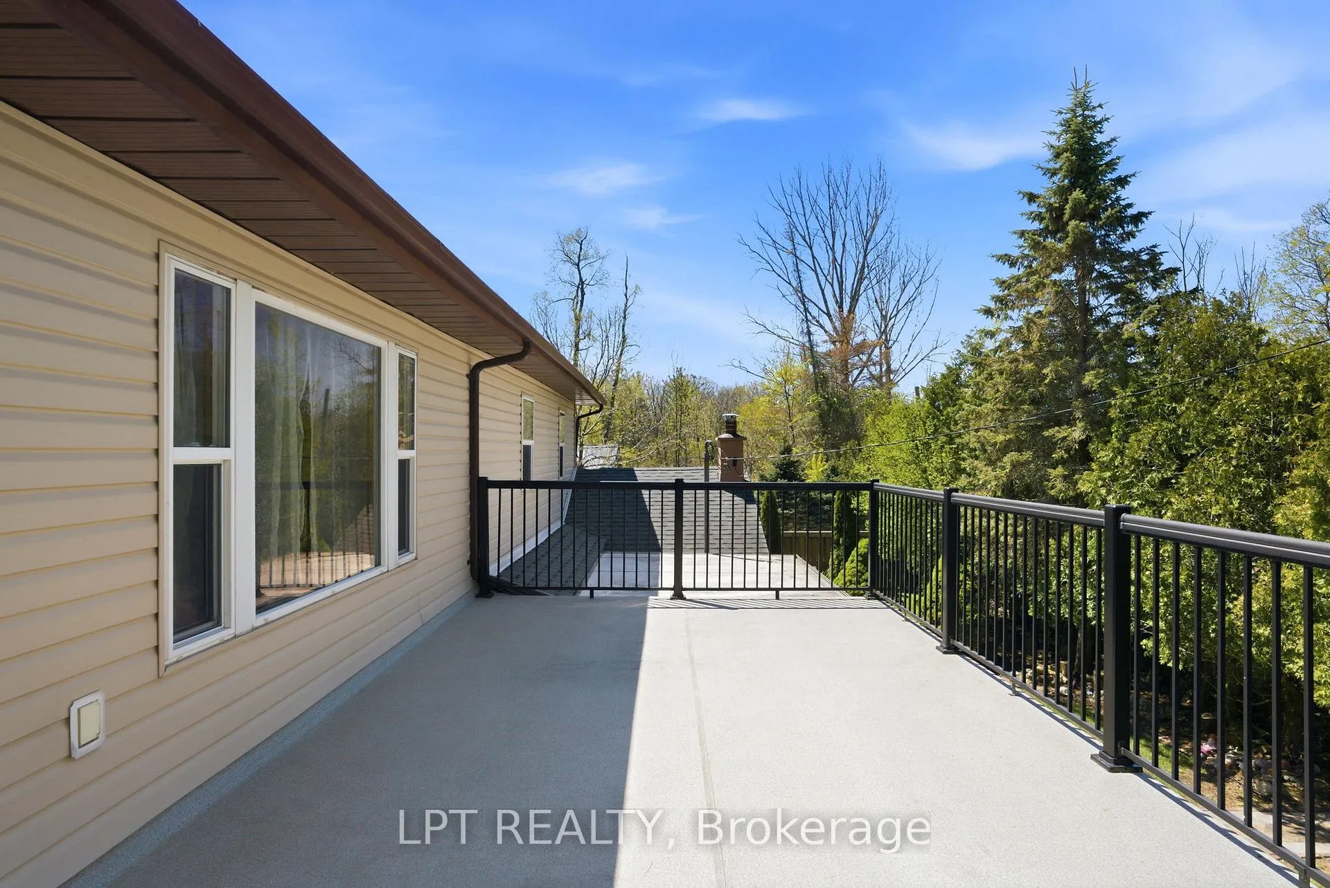 Photo 32 of 9996 Huron Street, Lambton Shores, Port Franks — HOMEH