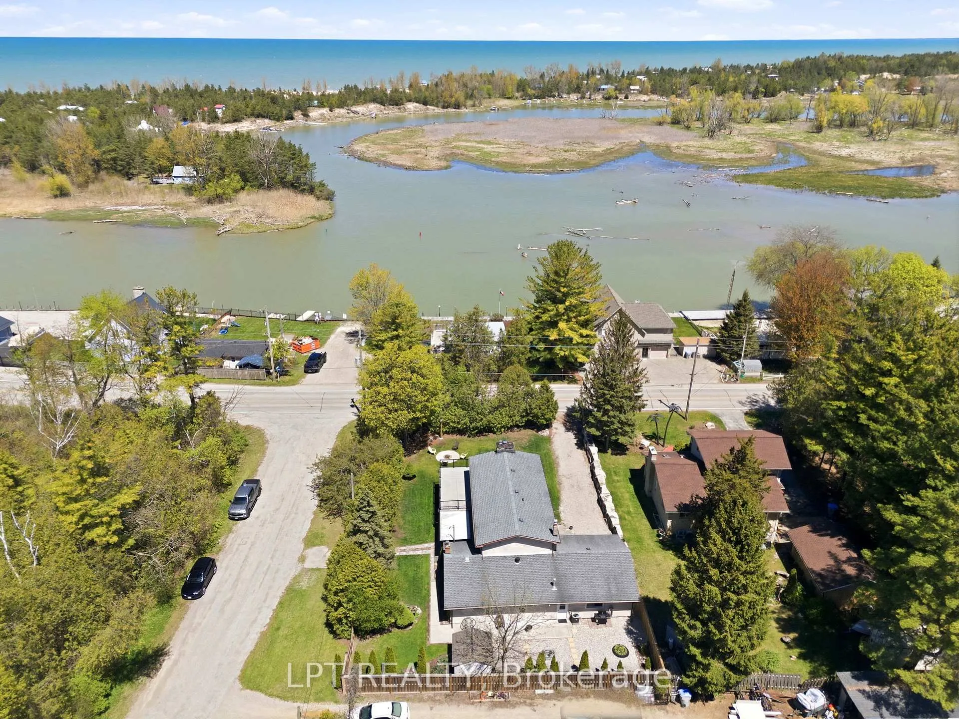 Photo 44 of 9996 Huron Street, Lambton Shores, Port Franks — HOMEH