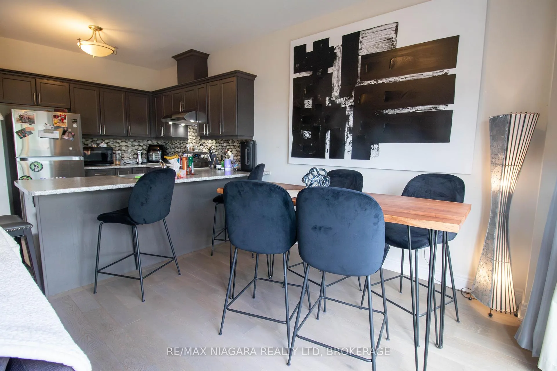 Photo 11 of Unit MAIN, 24 Manhattan Court, St. Catharines, Haig — HOMEH