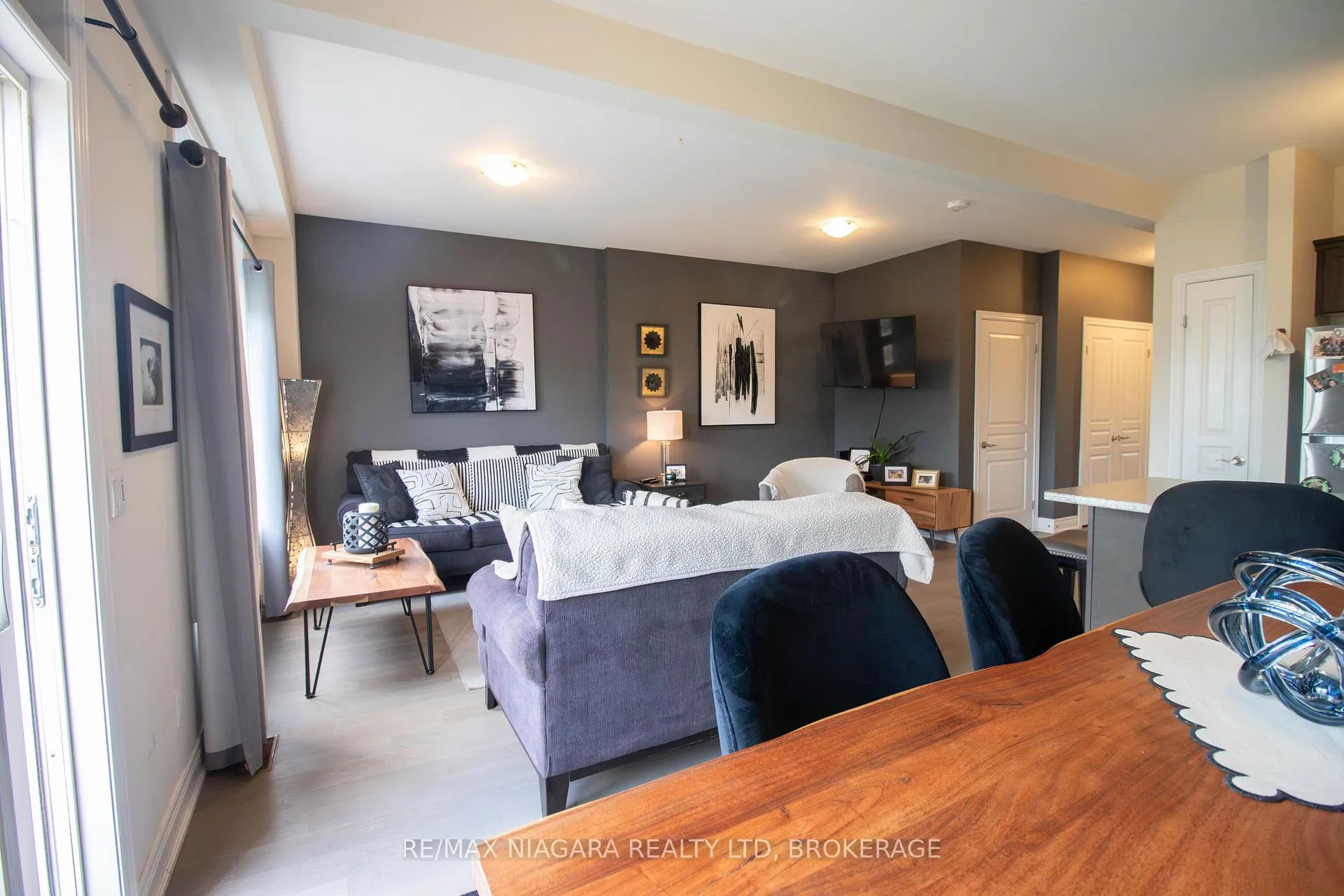 Photo 12 of Unit MAIN, 24 Manhattan Court, St. Catharines, Haig — HOMEH