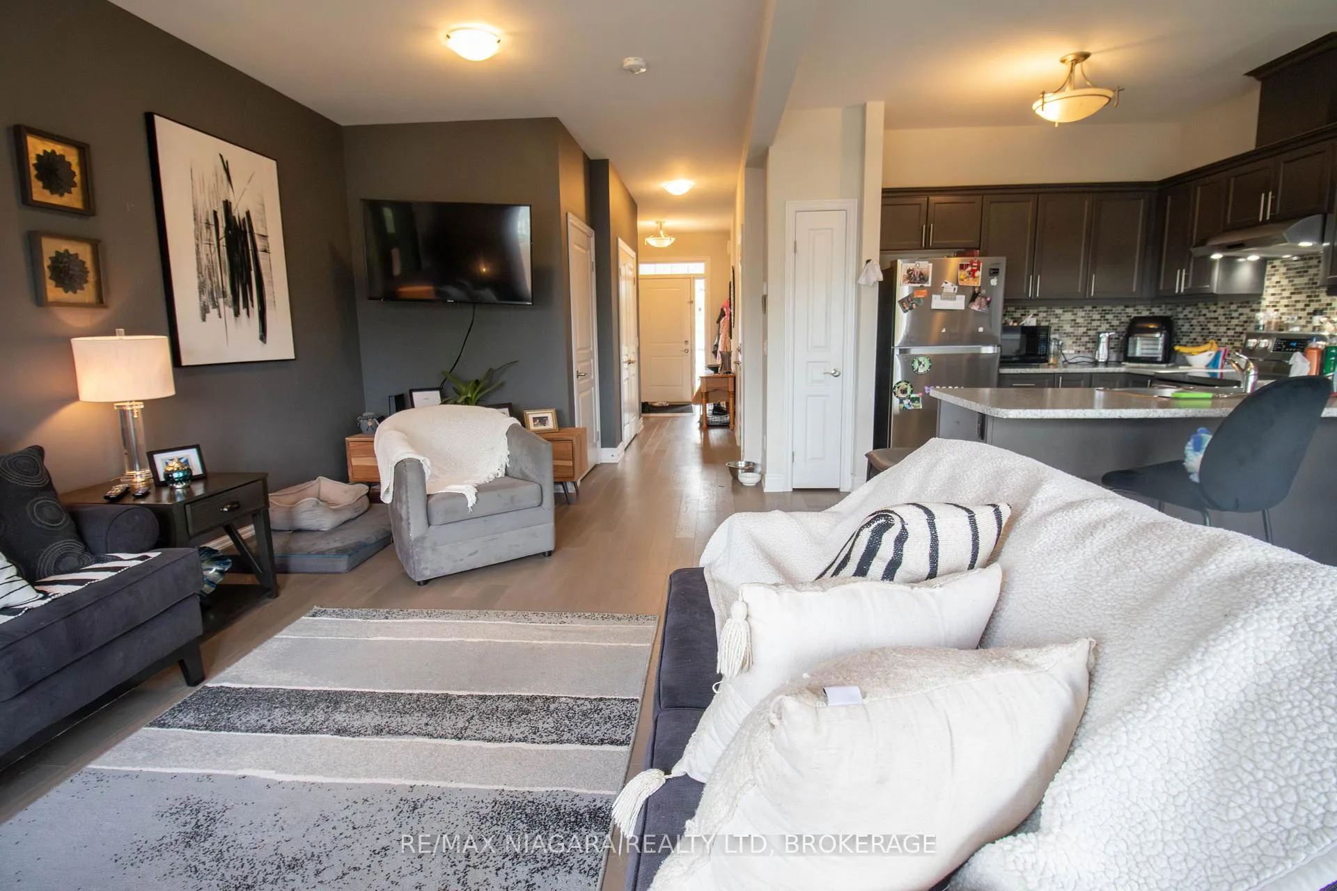 Photo 13 of Unit MAIN, 24 Manhattan Court, St. Catharines, Haig — HOMEH