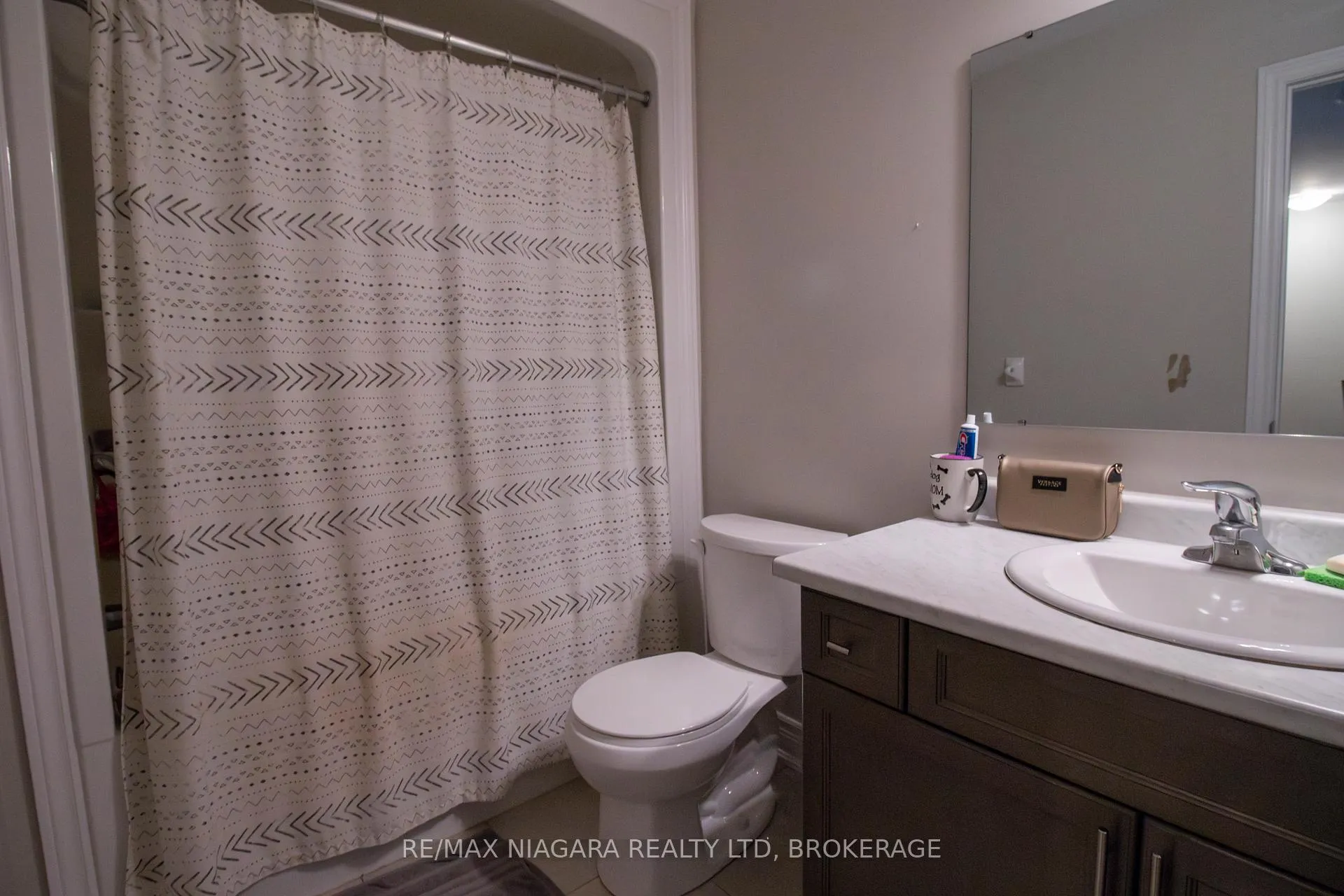 Photo 20 of Unit MAIN, 24 Manhattan Court, St. Catharines, Haig — HOMEH