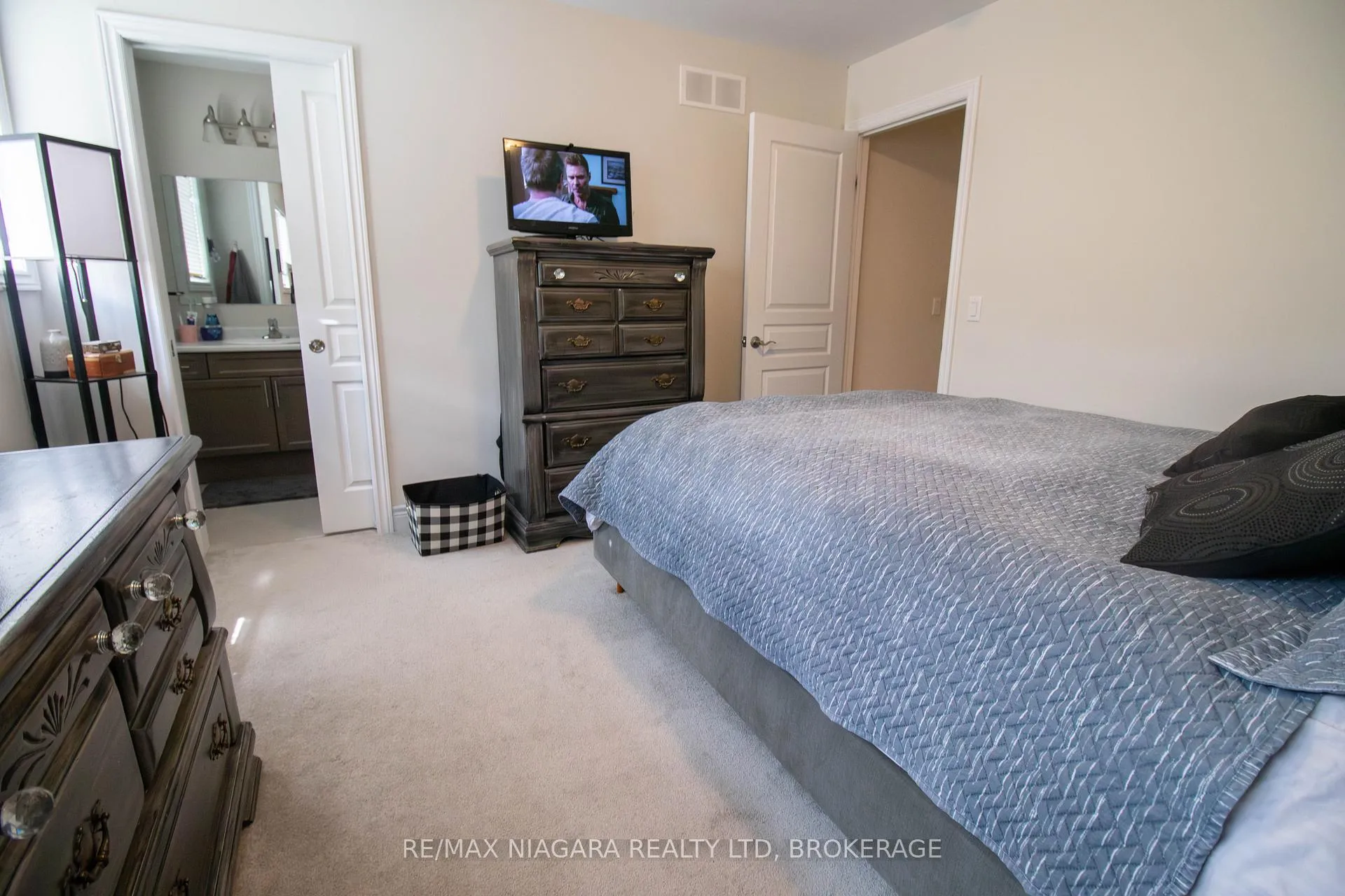 Photo 22 of Unit MAIN, 24 Manhattan Court, St. Catharines, Haig — HOMEH