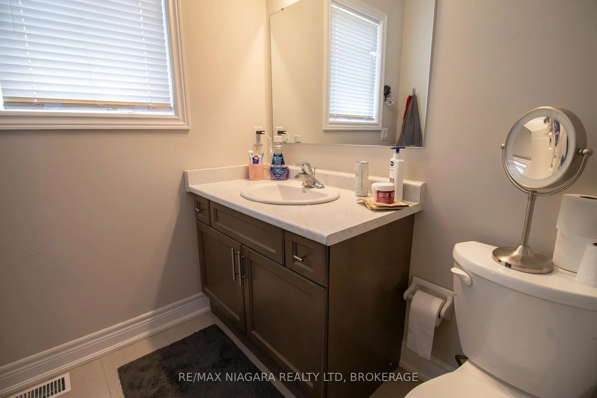 Photo 25 of Unit MAIN, 24 Manhattan Court, St. Catharines, Haig — HOMEH