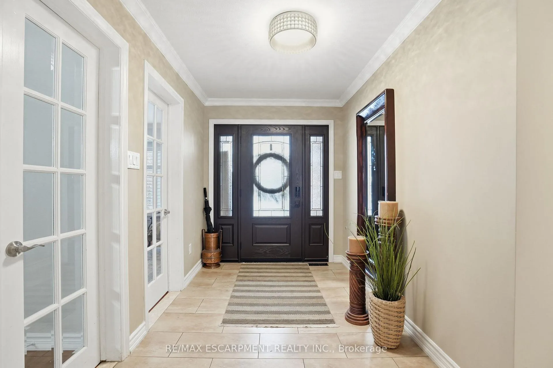 Photo 4 of 9 Stone Gate Drive, Grimsby, Grimsby Beach — HOMEH