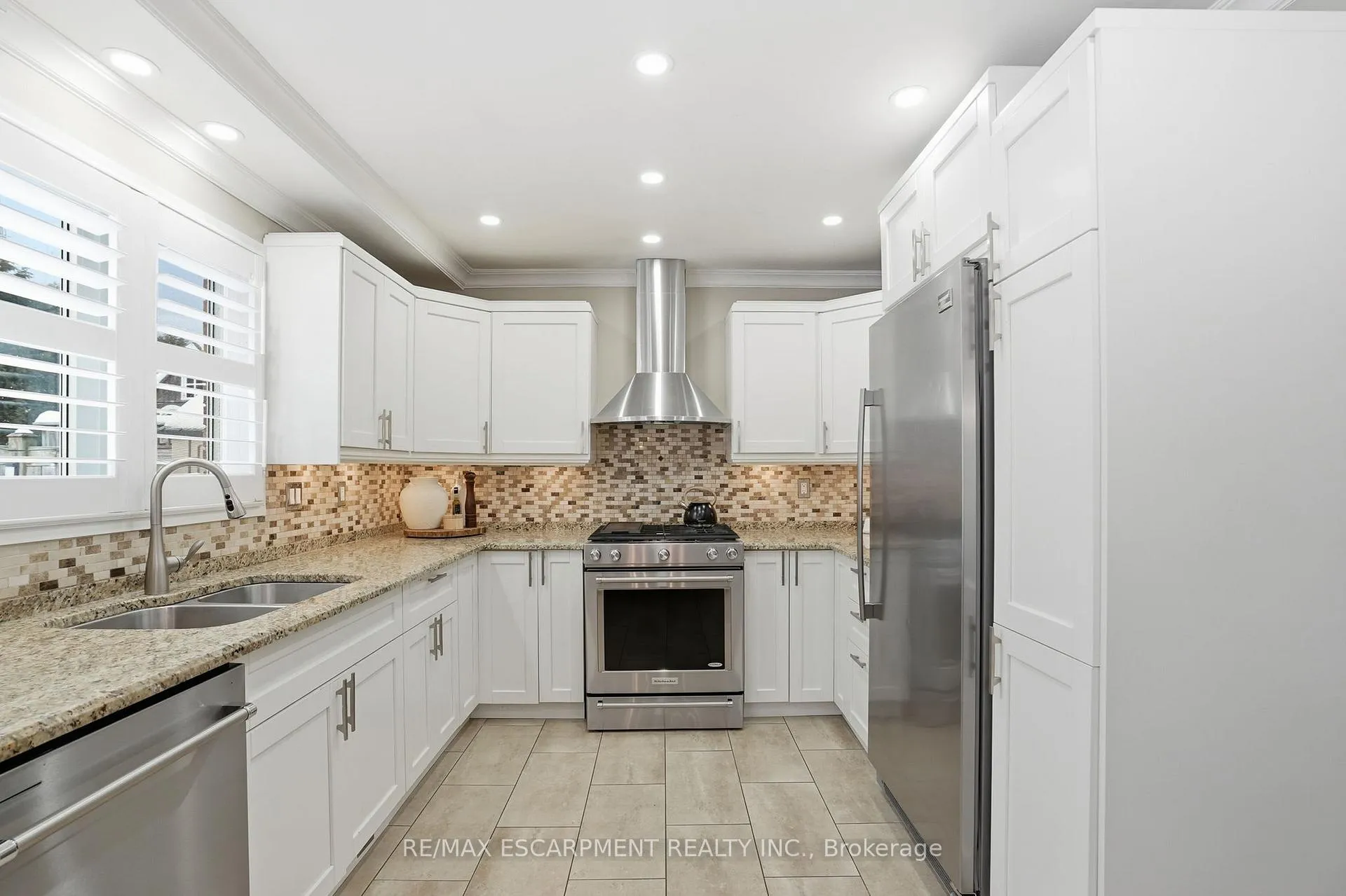 Photo 12 of 9 Stone Gate Drive, Grimsby, Grimsby Beach — HOMEH