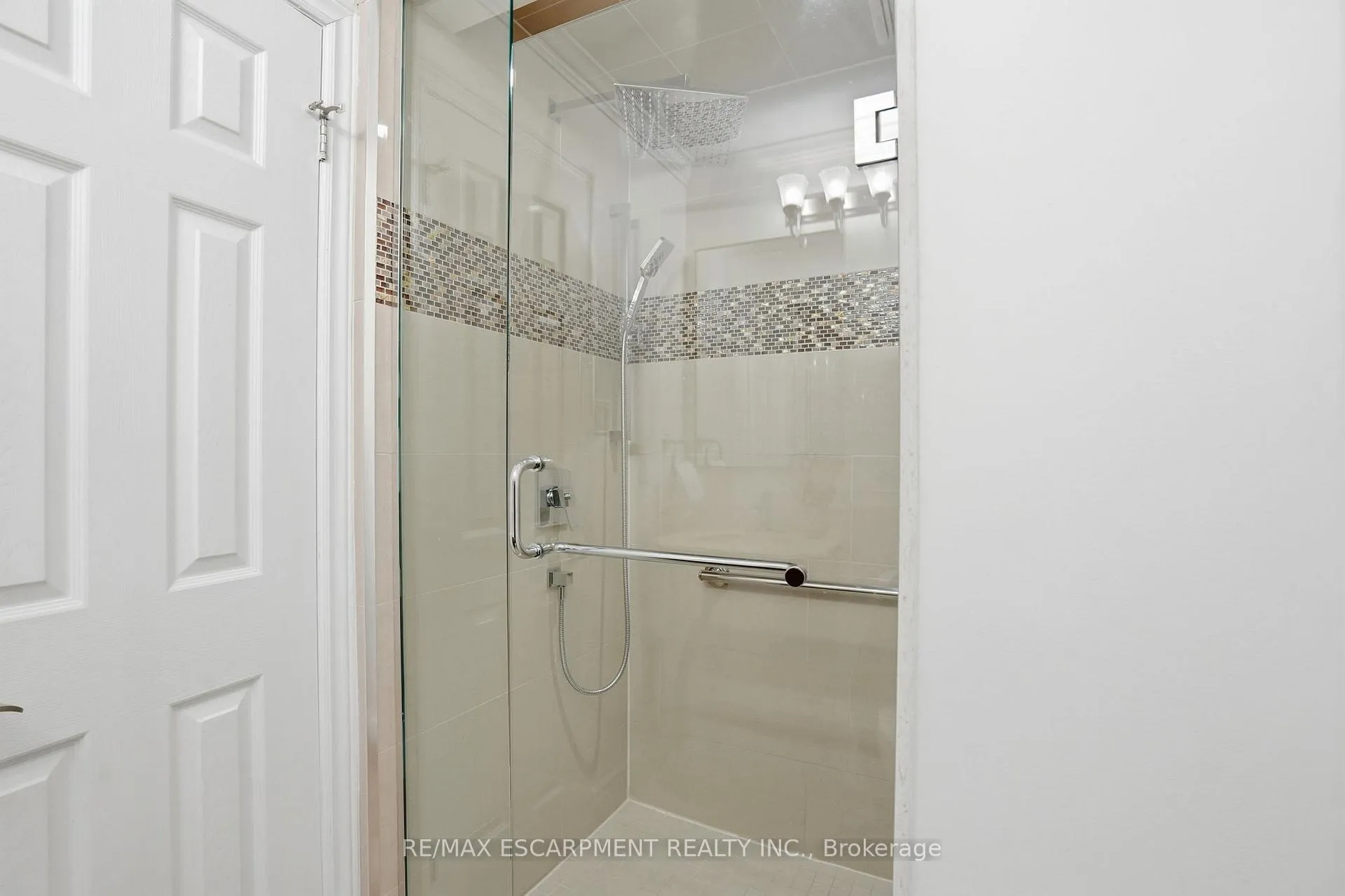 Photo 21 of 9 Stone Gate Drive, Grimsby, Grimsby Beach — HOMEH