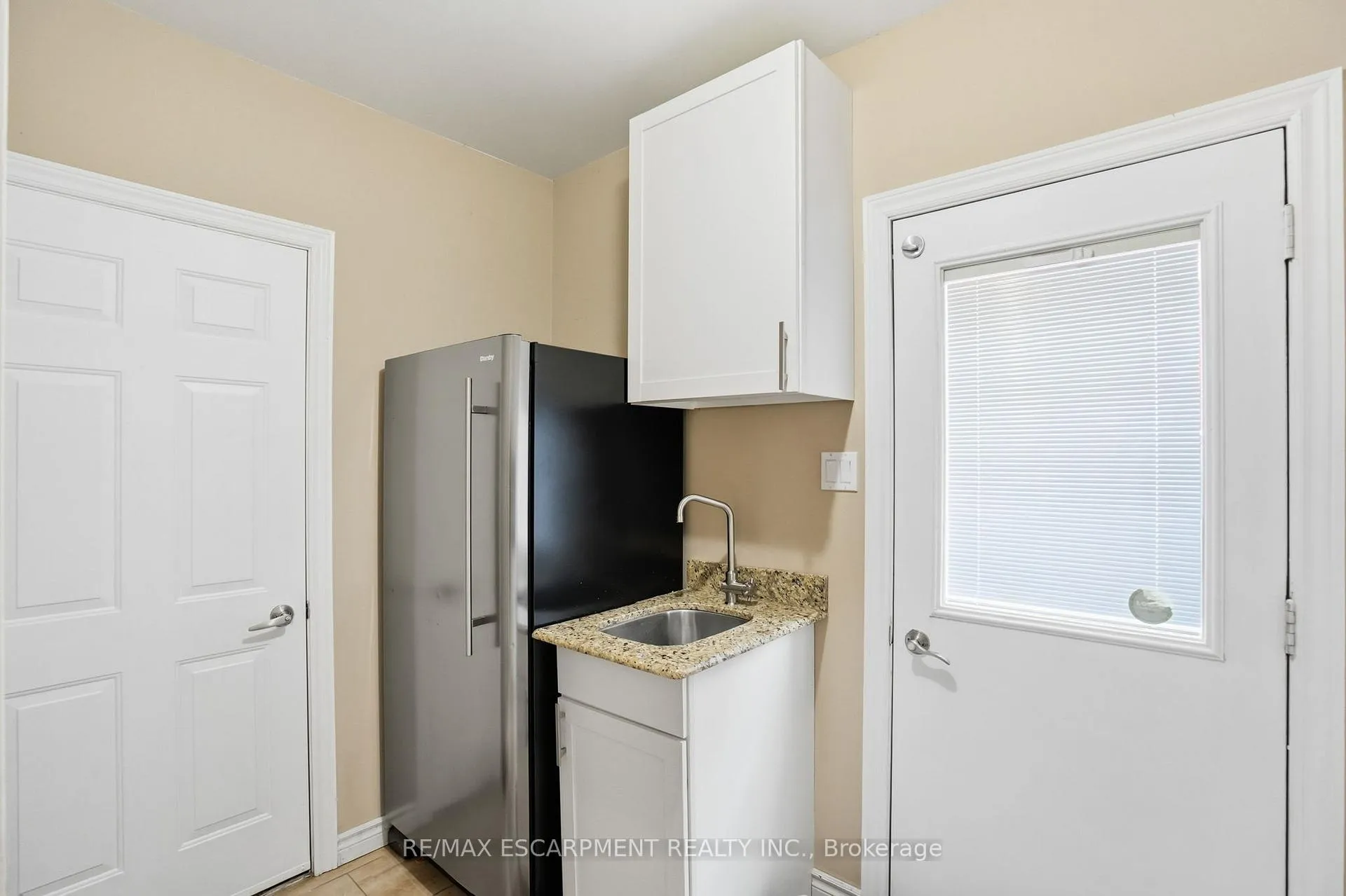 Photo 22 of 9 Stone Gate Drive, Grimsby, Grimsby Beach — HOMEH