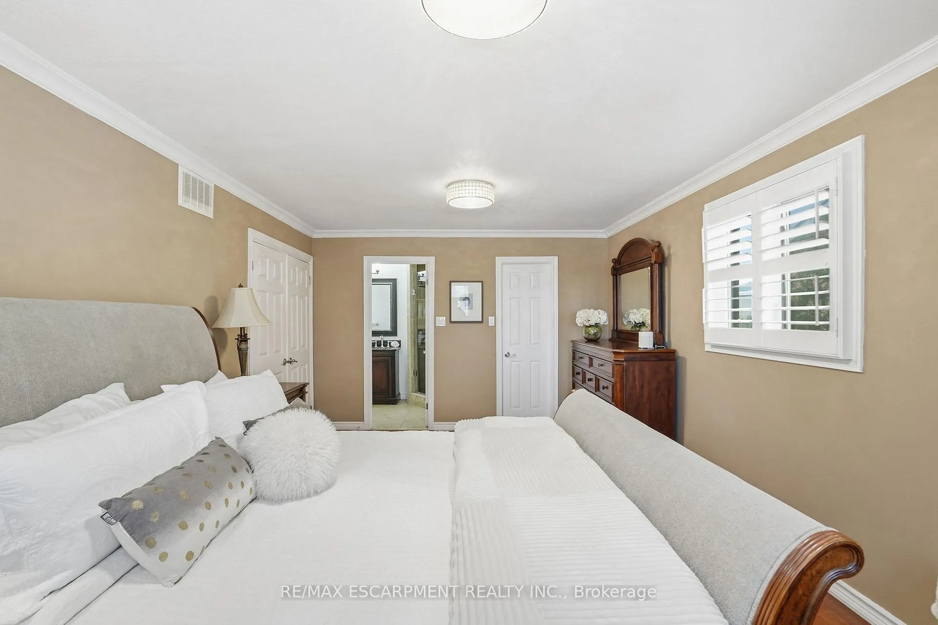 Photo 26 of 9 Stone Gate Drive, Grimsby, Grimsby Beach — HOMEH