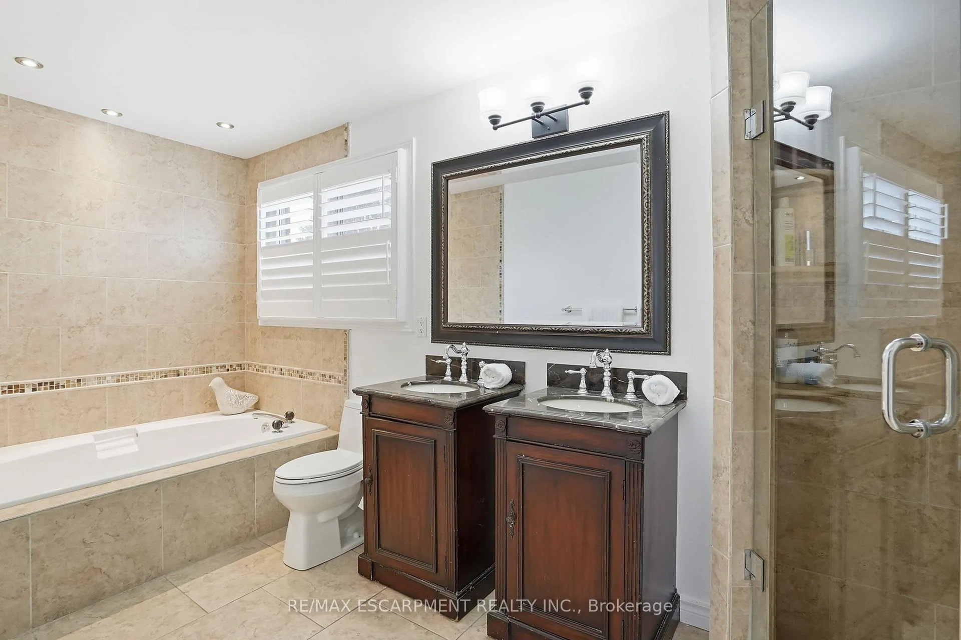 Photo 28 of 9 Stone Gate Drive, Grimsby, Grimsby Beach — HOMEH