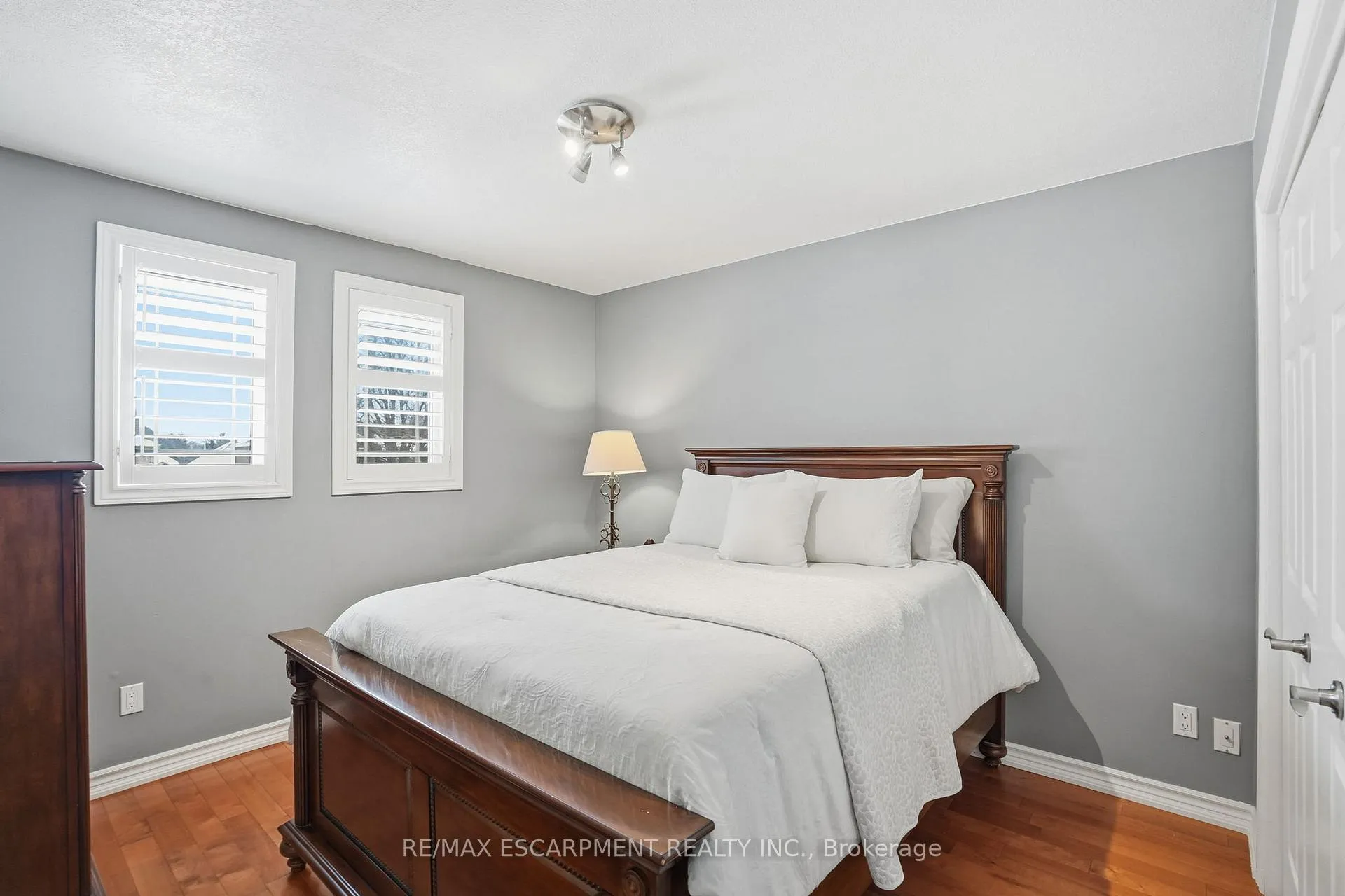 Photo 31 of 9 Stone Gate Drive, Grimsby, Grimsby Beach — HOMEH