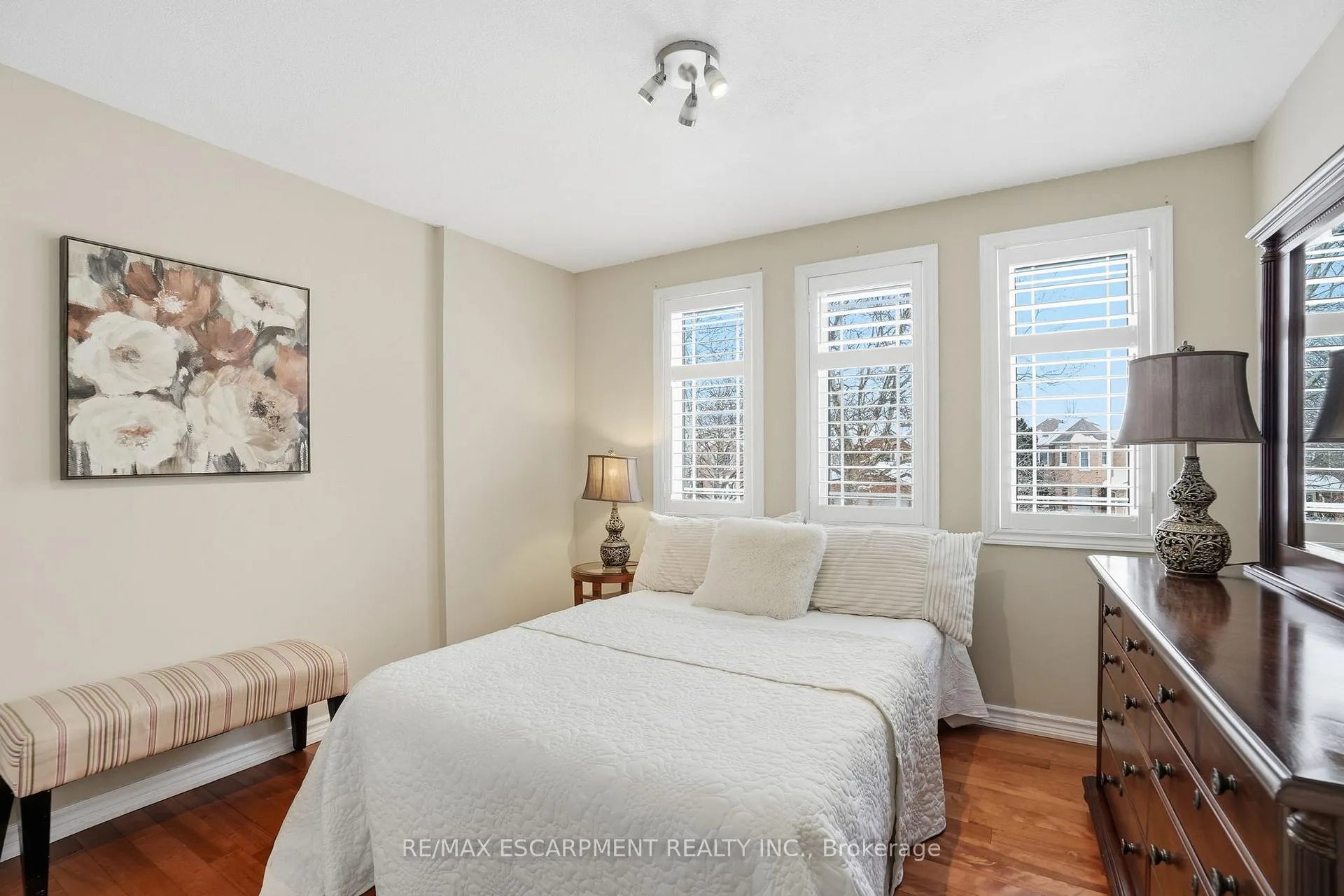 Photo 32 of 9 Stone Gate Drive, Grimsby, Grimsby Beach — HOMEH