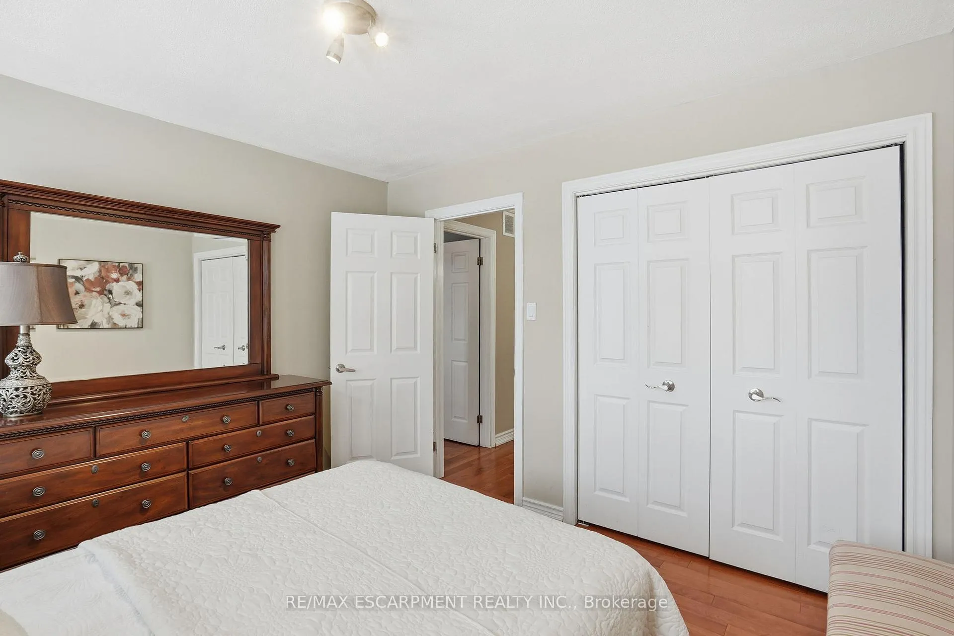 Photo 33 of 9 Stone Gate Drive, Grimsby, Grimsby Beach — HOMEH