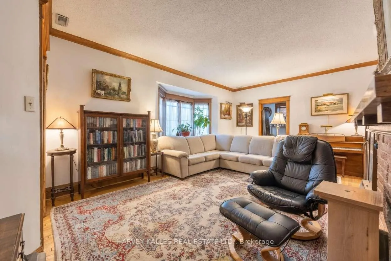Photo 8 of 1350 Mount Pleasant Road, Toronto, Lawrence Park South — HOMEH