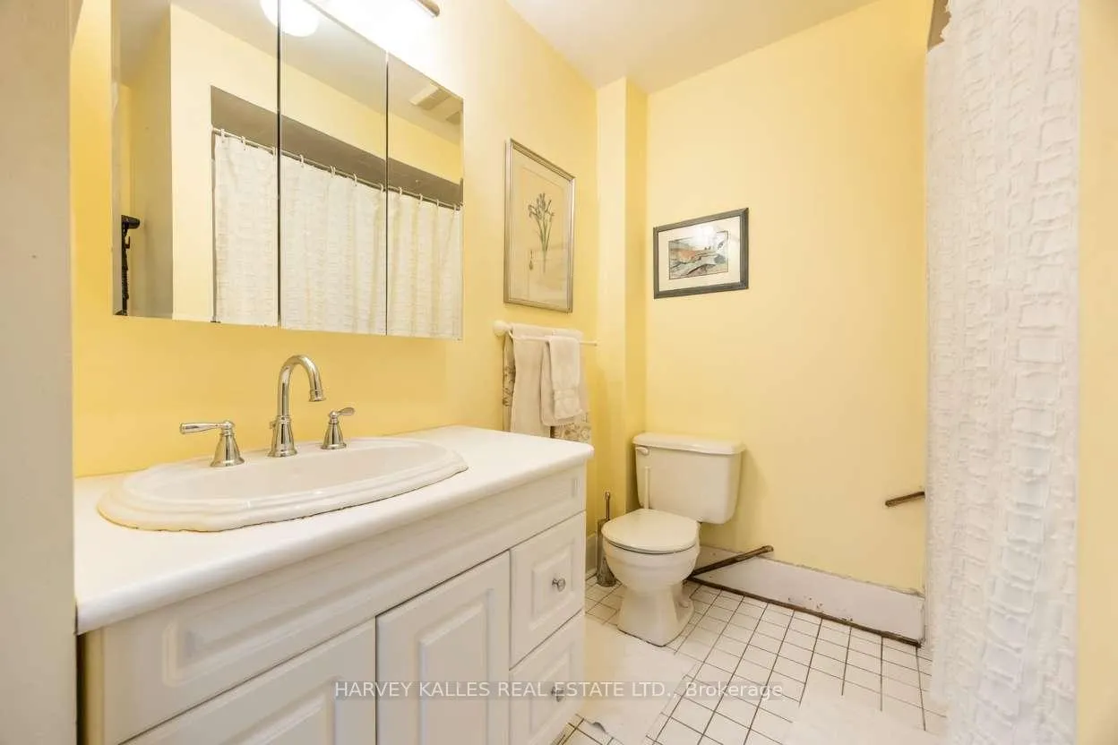 Photo 17 of 1350 Mount Pleasant Road, Toronto, Lawrence Park South — HOMEH