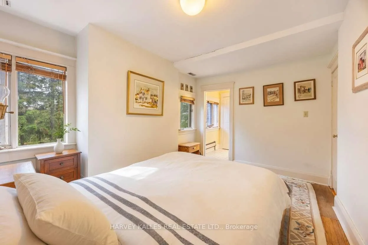 Photo 19 of 1350 Mount Pleasant Road, Toronto, Lawrence Park South — HOMEH