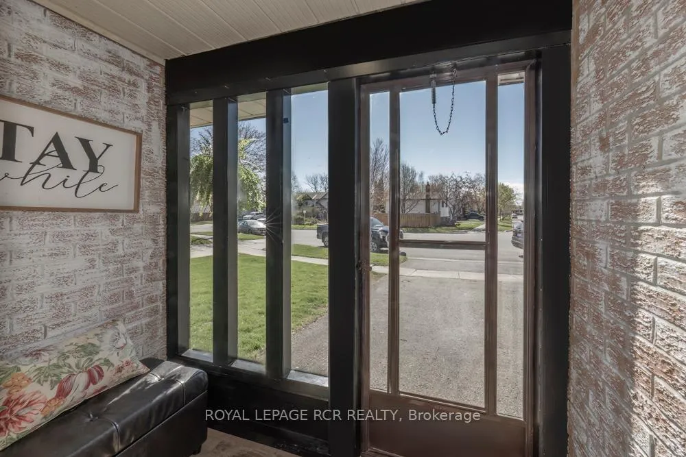 Photo 2 of 71 Morgandale Crescent, Orangeville — HOMEH