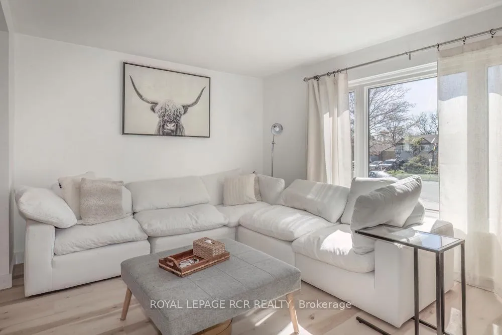 Photo 10 of 71 Morgandale Crescent, Orangeville — HOMEH