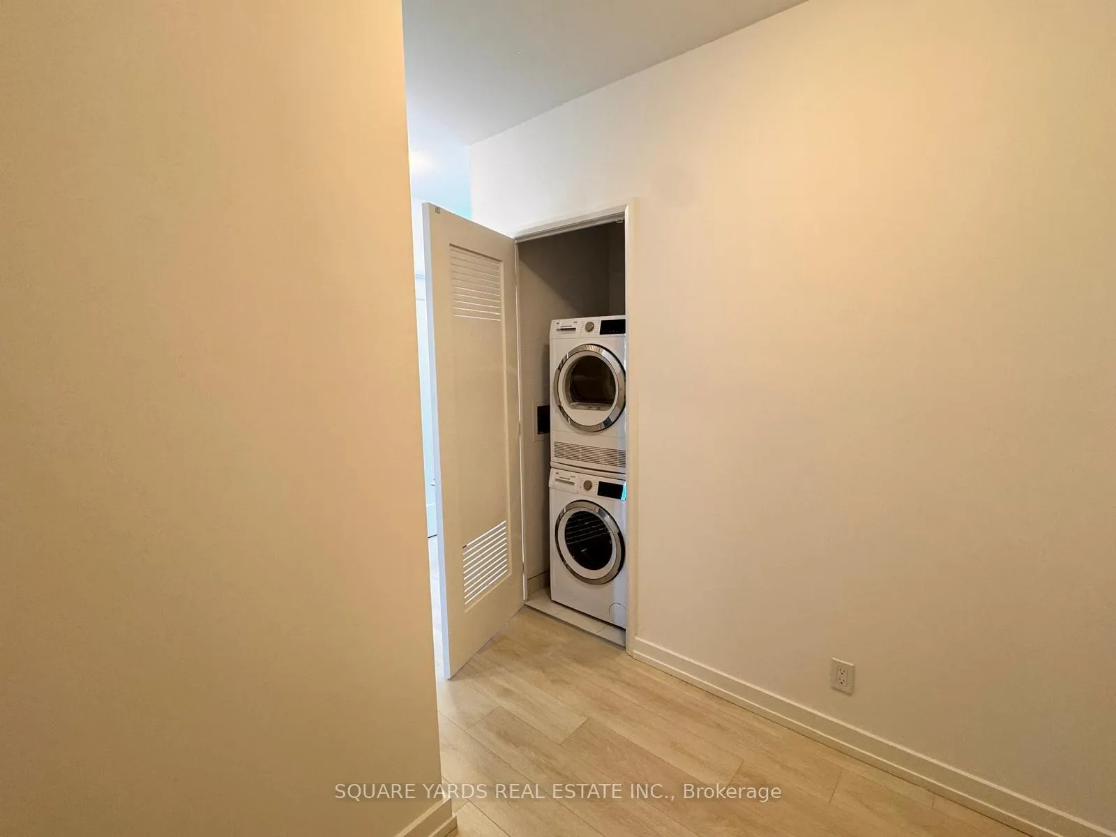 Photo 3 of Unit 2706, 75 James Street S, Hamilton, Durand — HOMEH