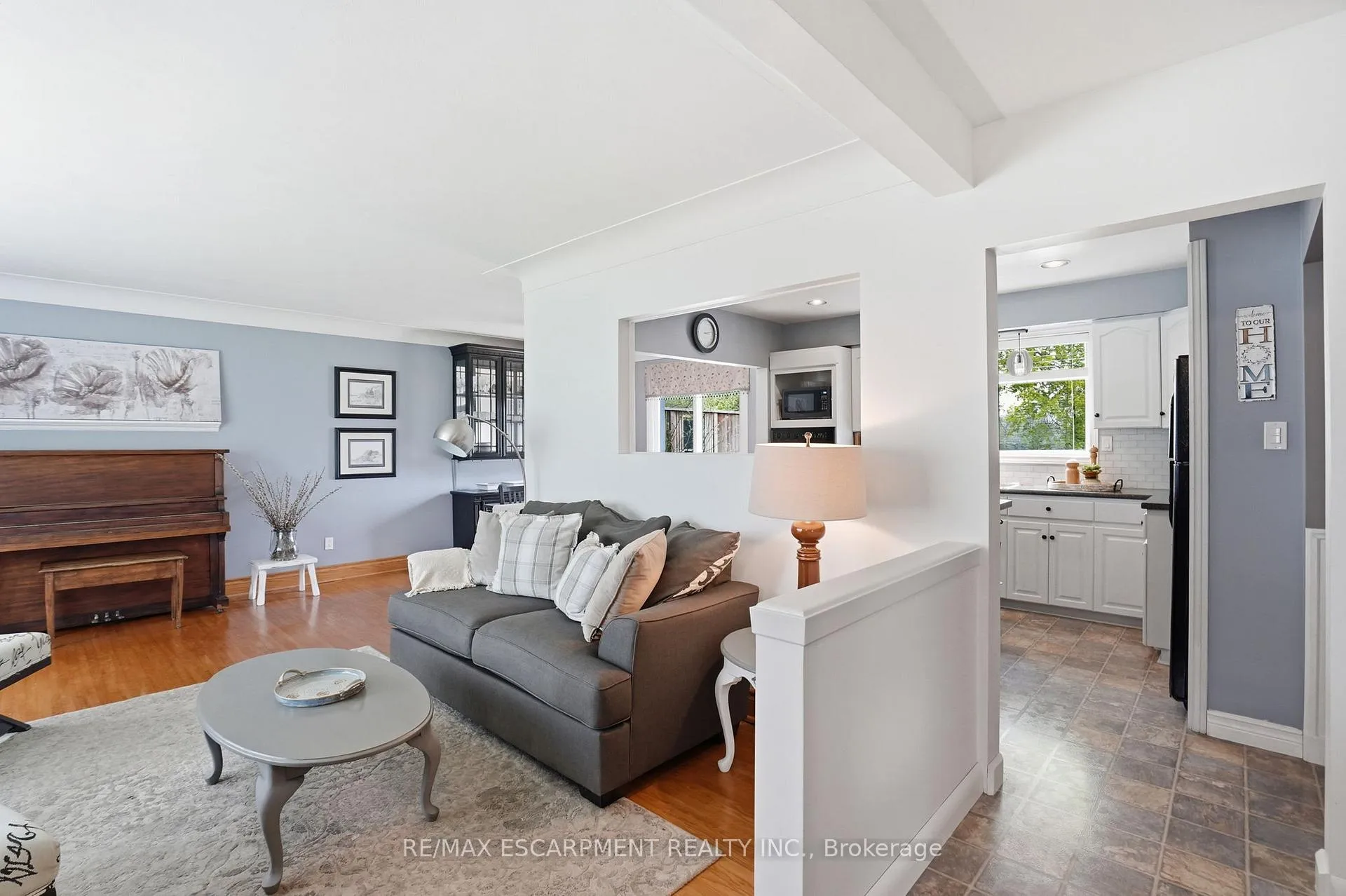 Photo 6 of 31 Algonquin Avenue, Hamilton, Rural Flamborough — HOMEH