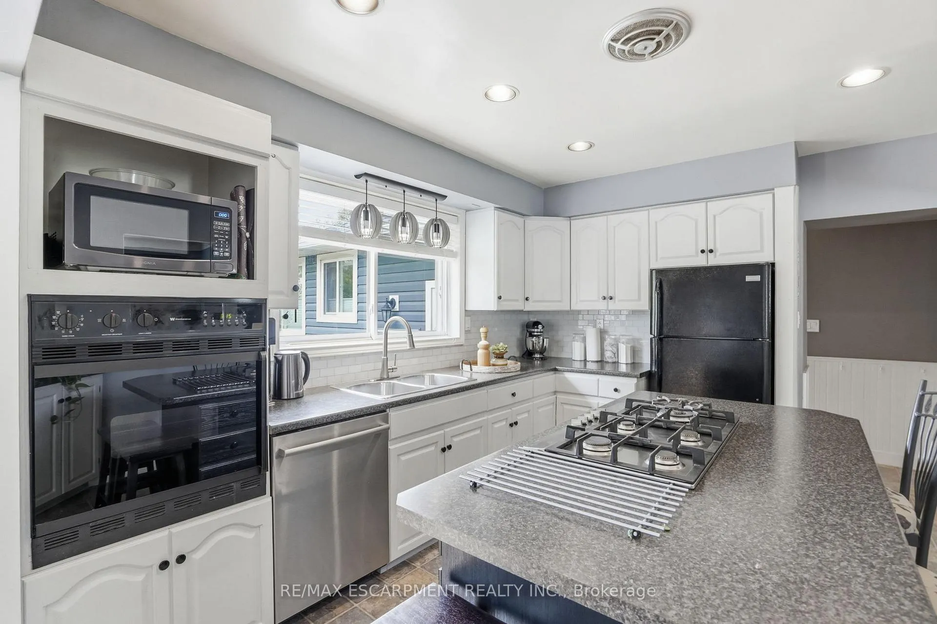 Photo 13 of 31 Algonquin Avenue, Hamilton, Rural Flamborough — HOMEH