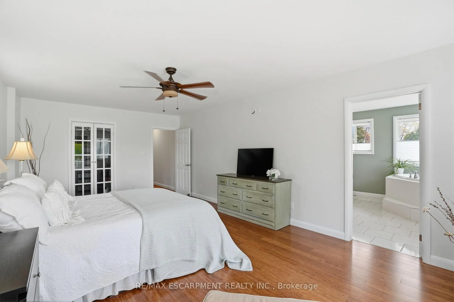 Photo 17 of 31 Algonquin Avenue, Hamilton, Rural Flamborough — HOMEH