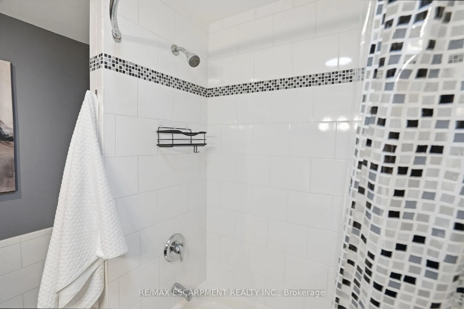 Photo 25 of 31 Algonquin Avenue, Hamilton, Rural Flamborough — HOMEH