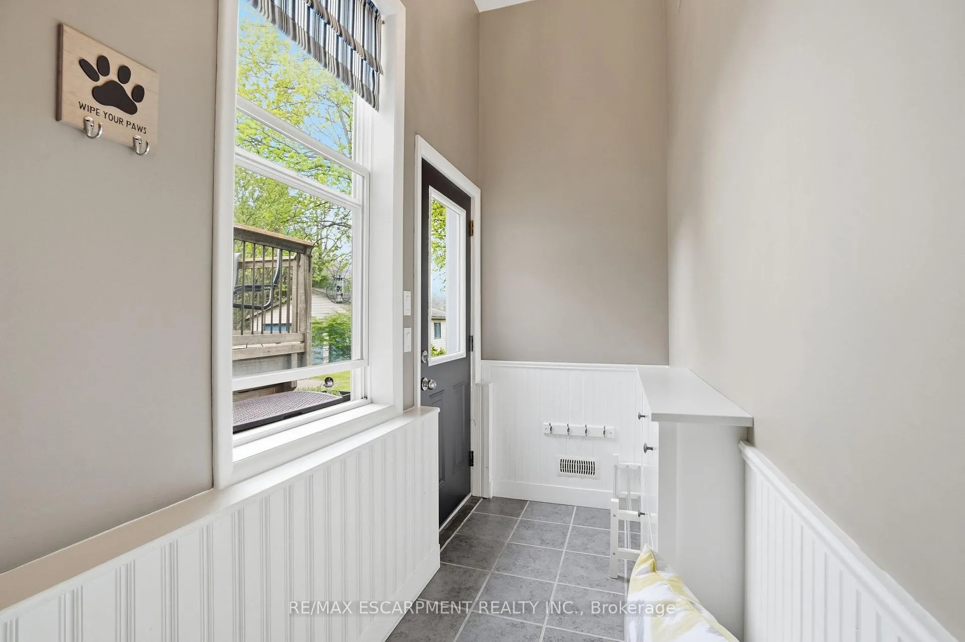 Photo 26 of 31 Algonquin Avenue, Hamilton, Rural Flamborough — HOMEH