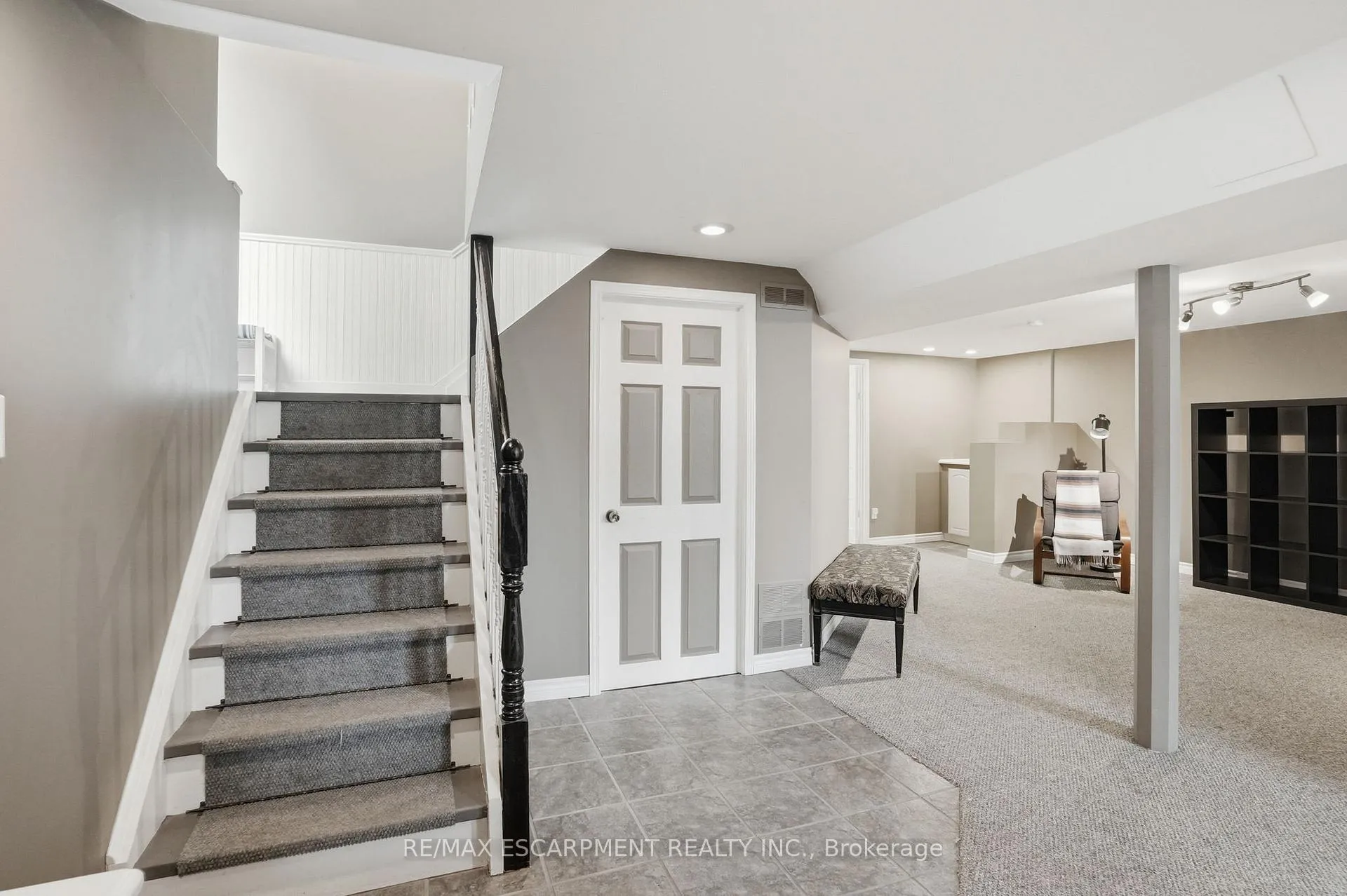 Photo 28 of 31 Algonquin Avenue, Hamilton, Rural Flamborough — HOMEH