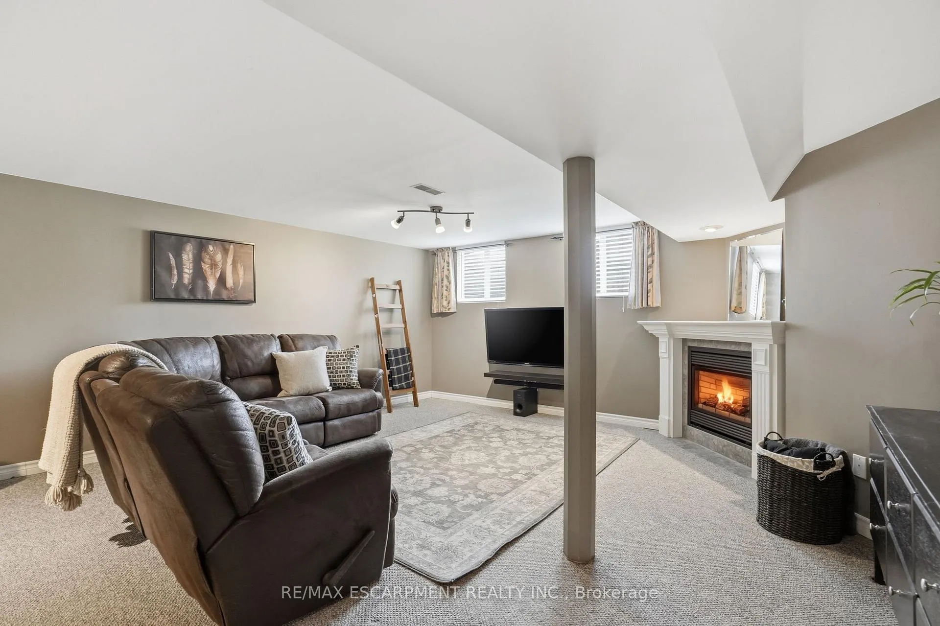 Photo 29 of 31 Algonquin Avenue, Hamilton, Rural Flamborough — HOMEH
