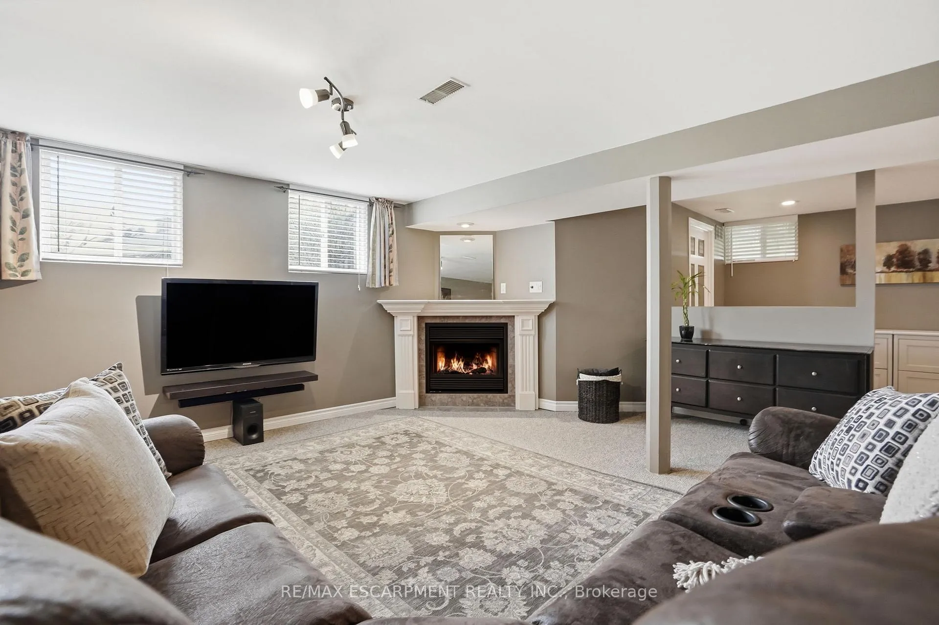 Photo 30 of 31 Algonquin Avenue, Hamilton, Rural Flamborough — HOMEH