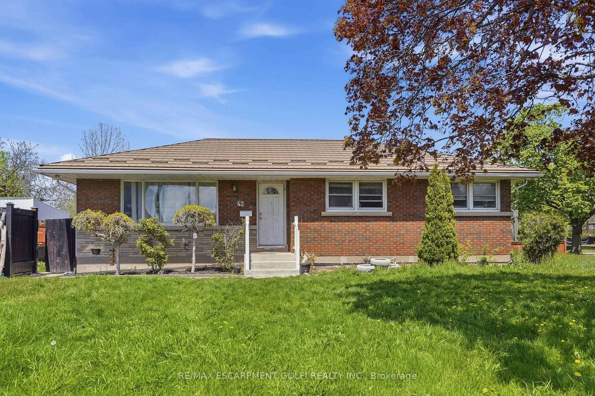 Photo 1 of 42 Sunnylea Drive, St. Catharines, Carlton/Bunting — HOMEH