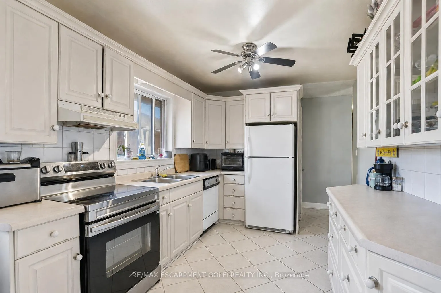 Photo 8 of 42 Sunnylea Drive, St. Catharines, Carlton/Bunting — HOMEH