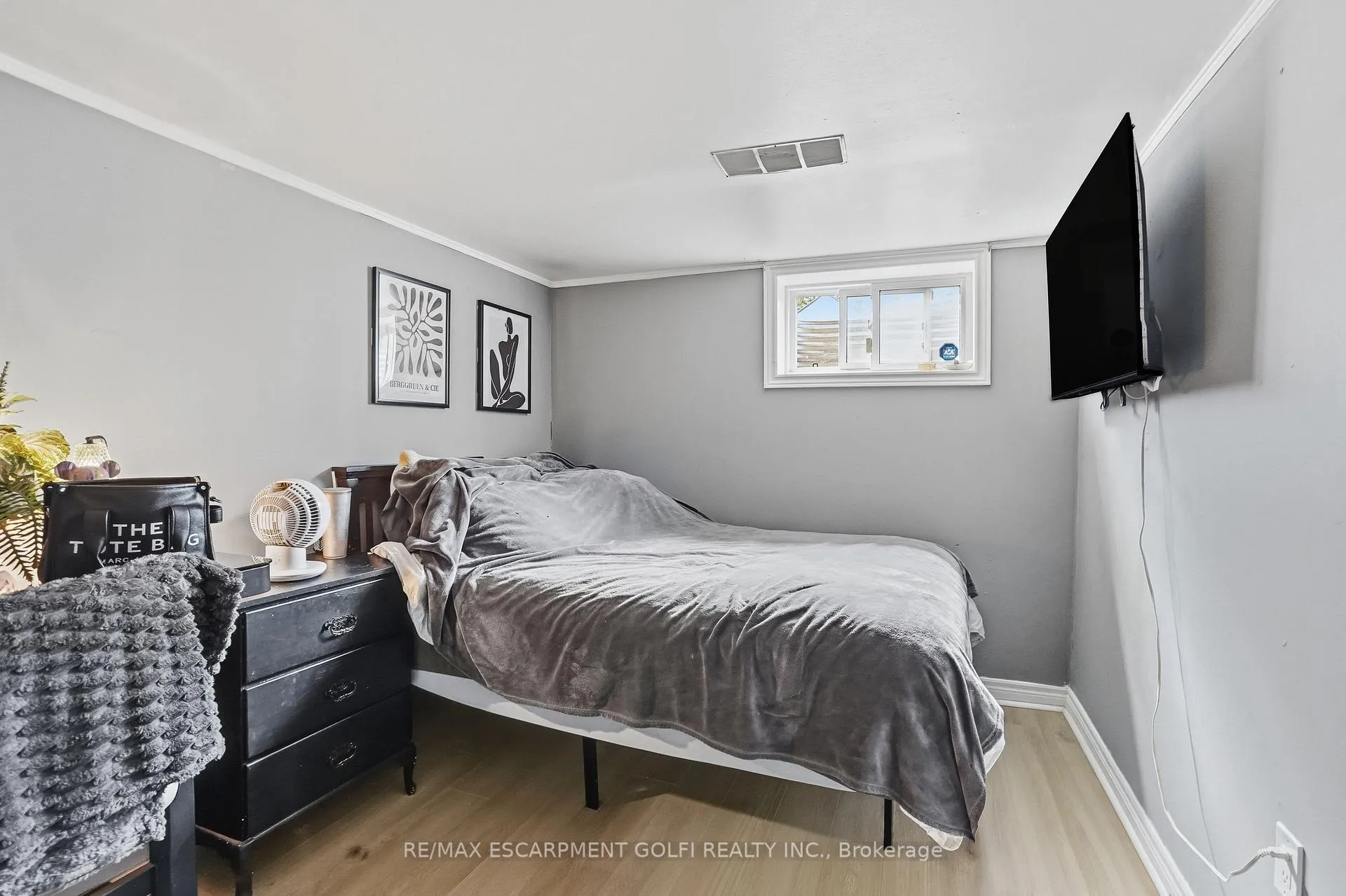 Photo 16 of 42 Sunnylea Drive, St. Catharines, Carlton/Bunting — HOMEH