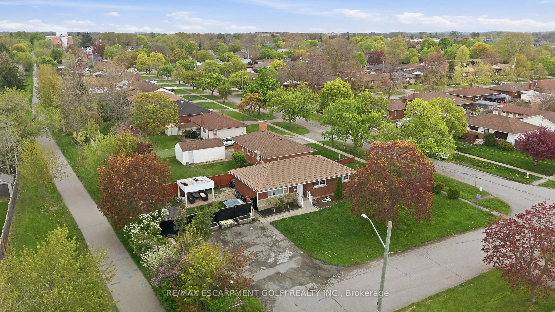 Photo 20 of 42 Sunnylea Drive, St. Catharines, Carlton/Bunting — HOMEH