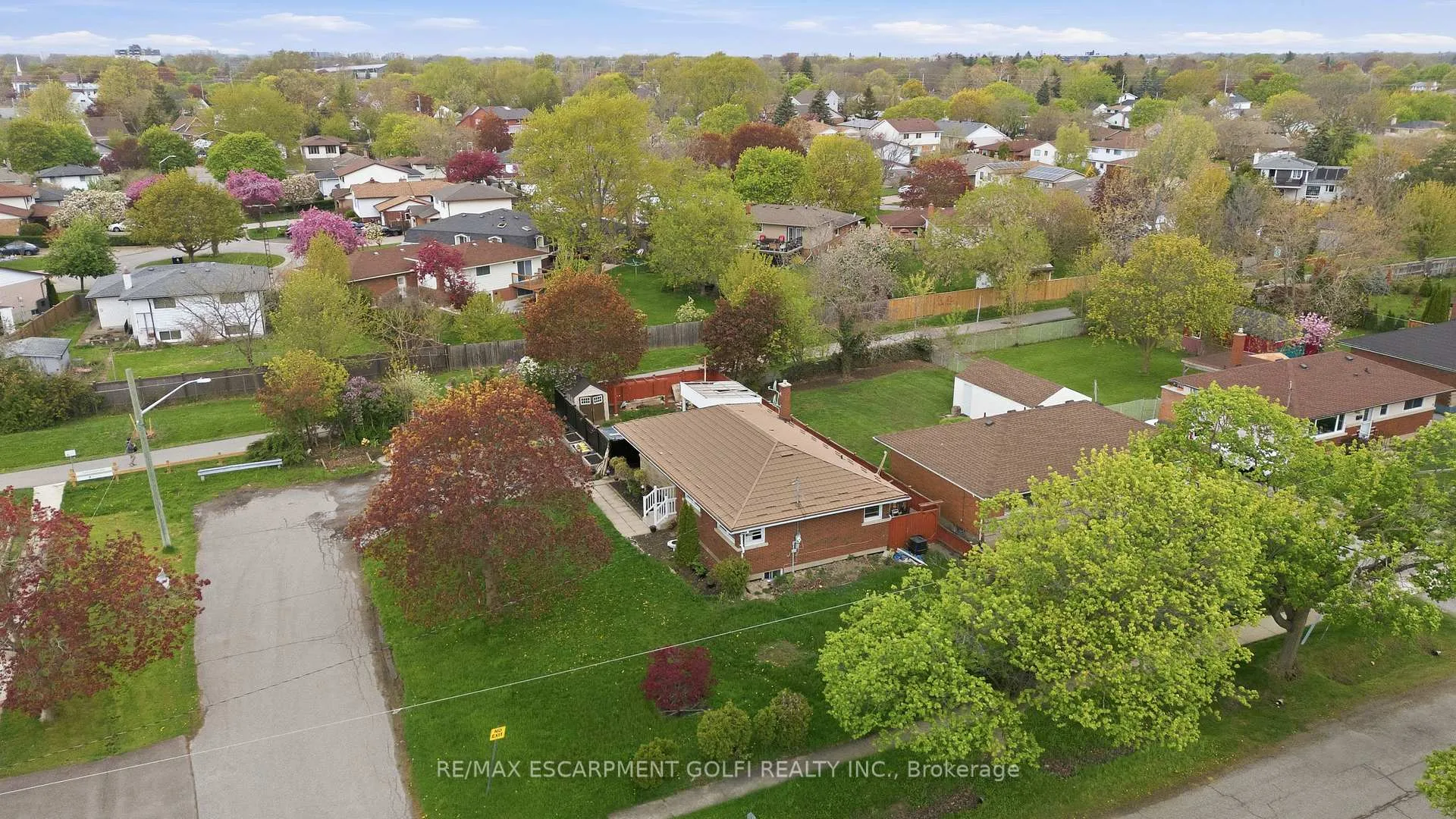 Photo 21 of 42 Sunnylea Drive, St. Catharines, Carlton/Bunting — HOMEH