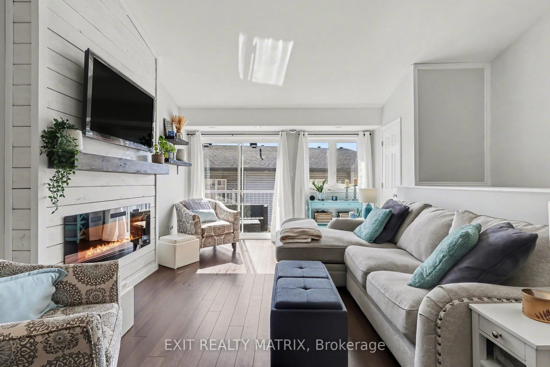 Photo 5 of Unit 2, 1238 Marenger Street, Ottawa, Convent Glen South — HOMEH