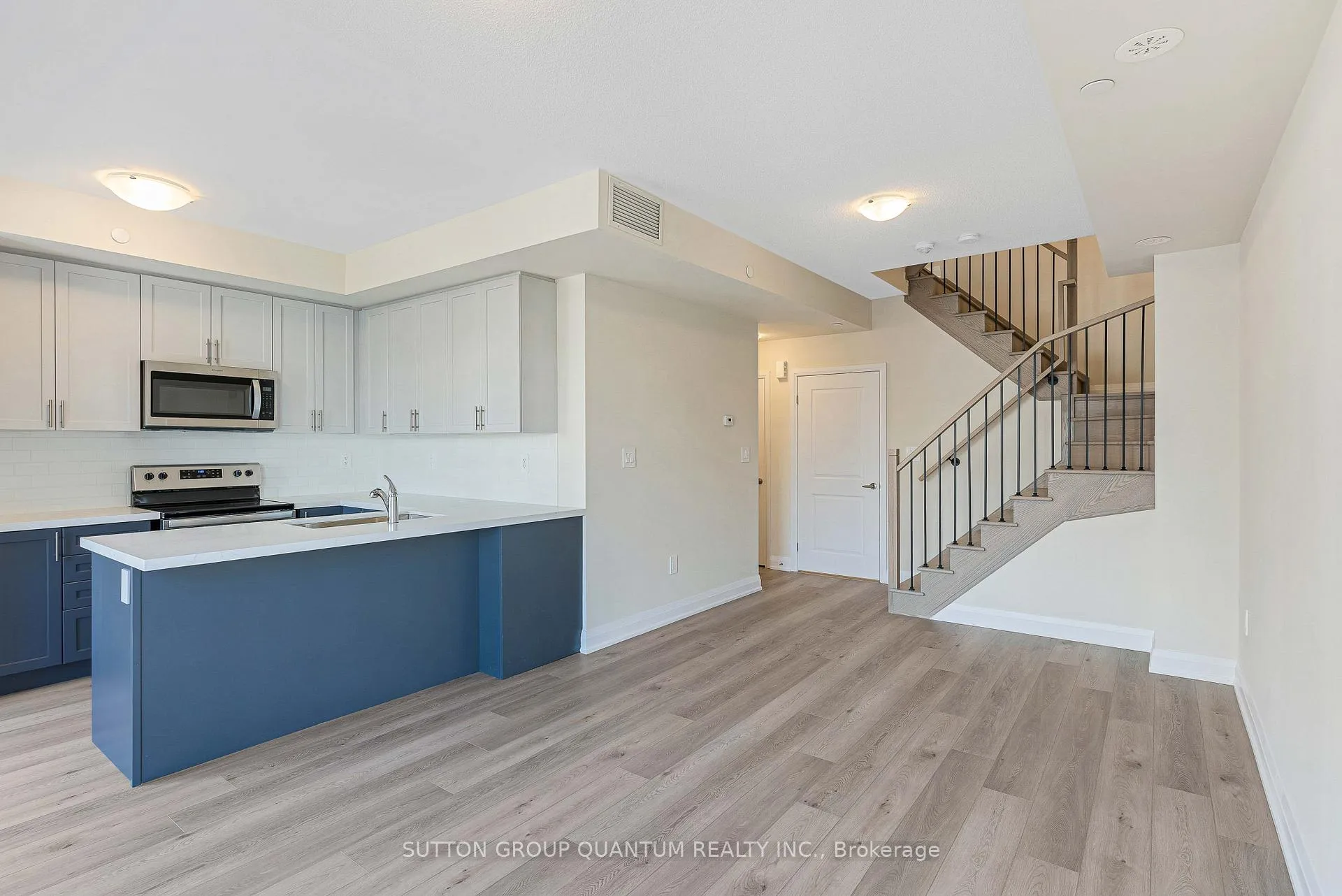 Photo 4 of Unit 111, 1589 Rose Way, Milton, Cobban — HOMEH
