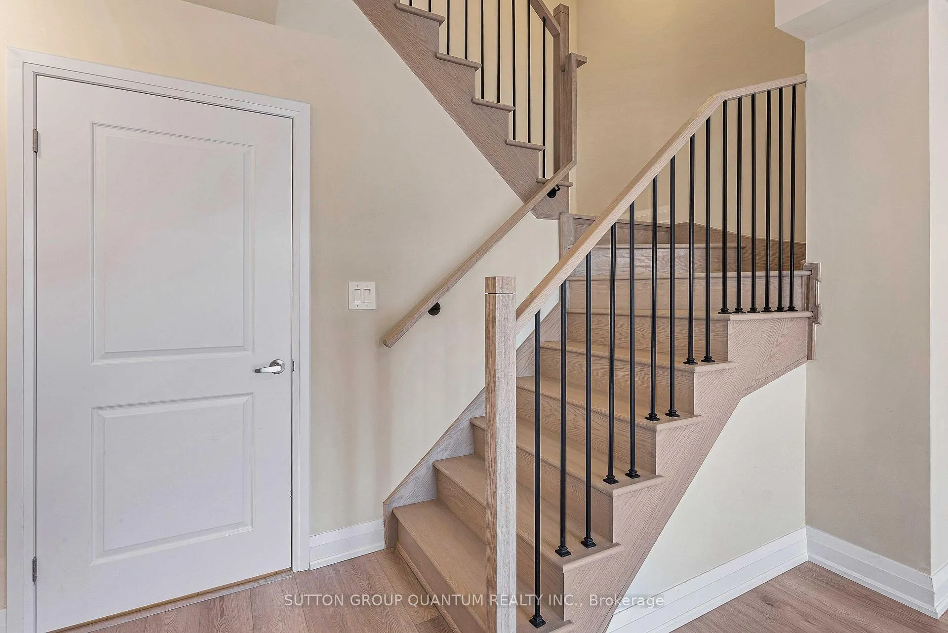 Photo 13 of Unit 111, 1589 Rose Way, Milton, Cobban — HOMEH