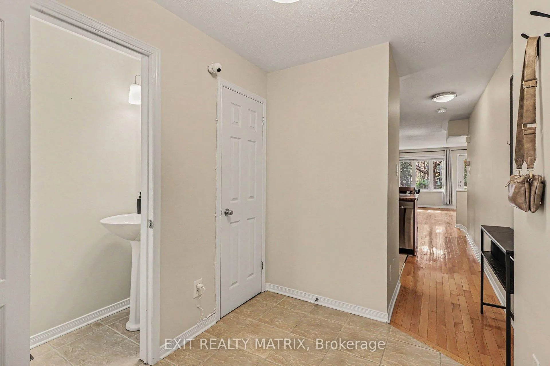 Photo 6 of 88 Strathaven Private, Ottawa, Cyrville — HOMEH