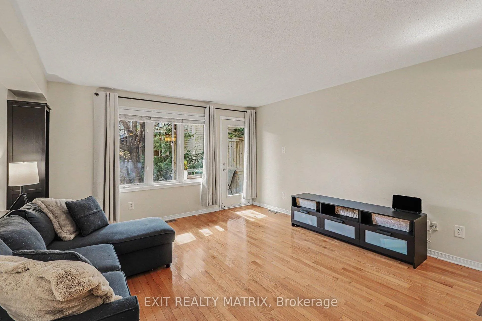 Photo 8 of 88 Strathaven Private, Ottawa, Cyrville — HOMEH