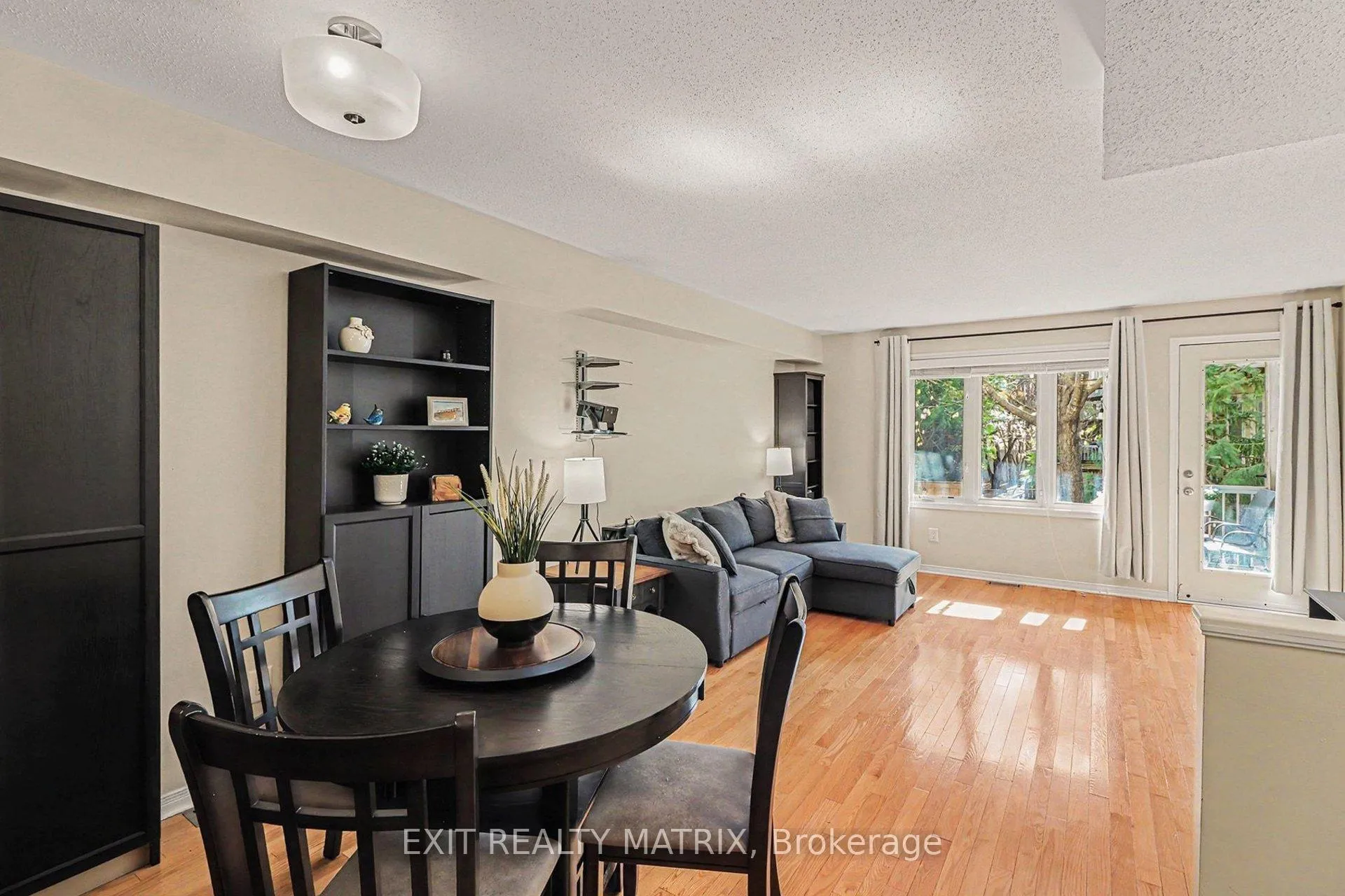 Photo 9 of 88 Strathaven Private, Ottawa, Cyrville — HOMEH