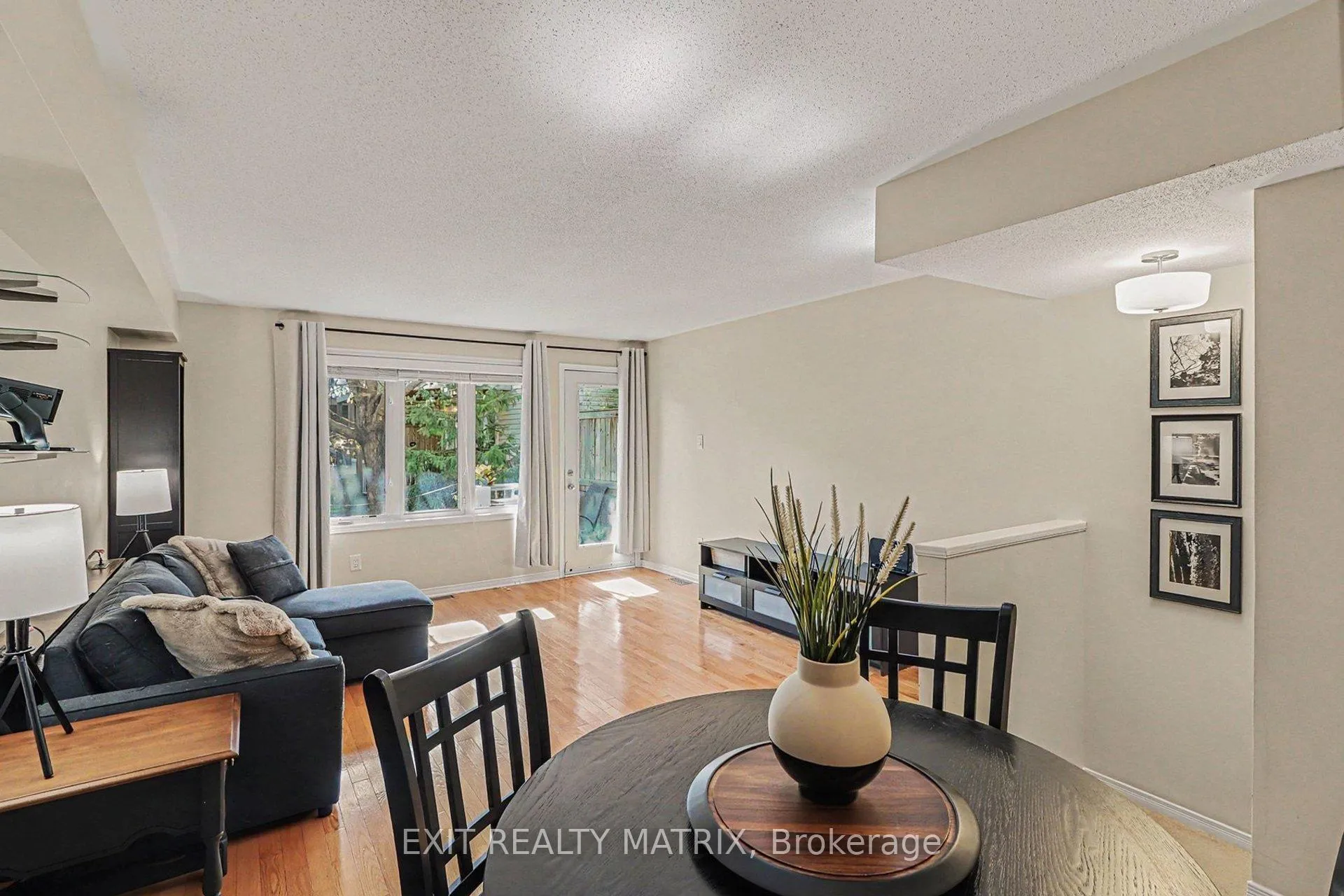 Photo 14 of 88 Strathaven Private, Ottawa, Cyrville — HOMEH