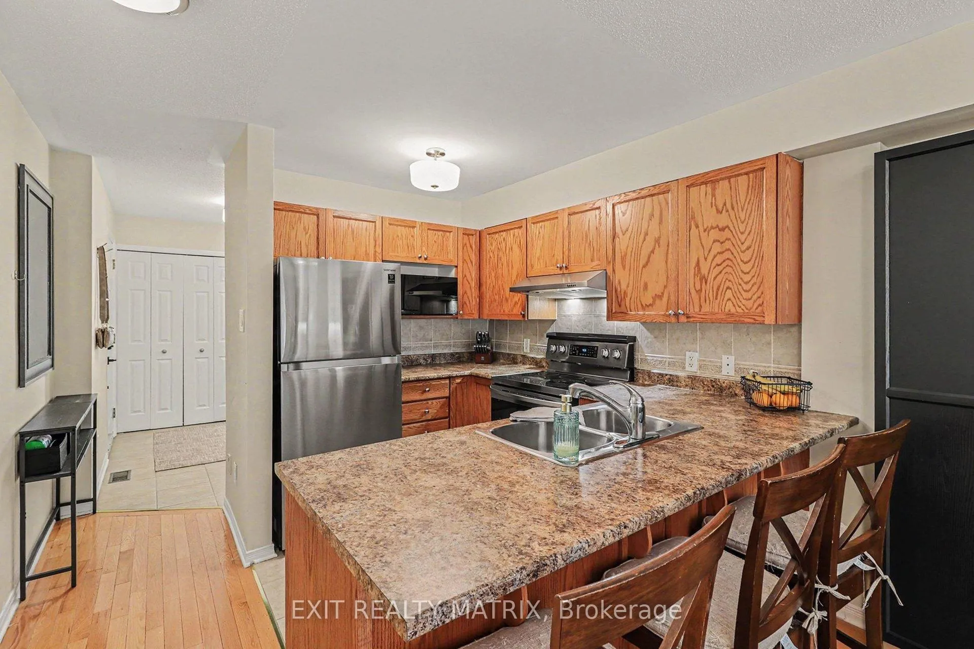 Photo 16 of 88 Strathaven Private, Ottawa, Cyrville — HOMEH