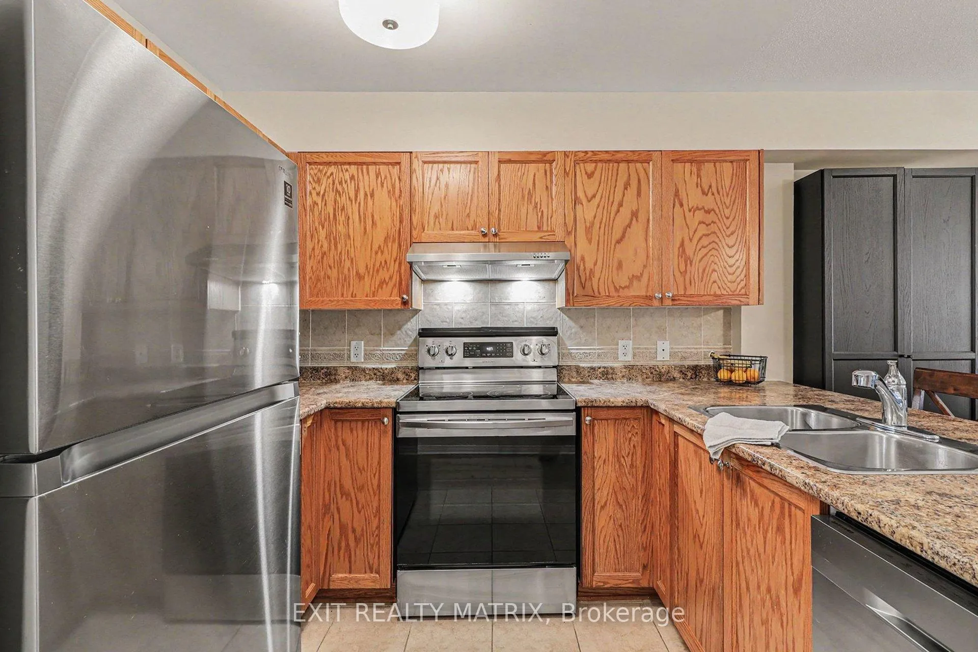 Photo 17 of 88 Strathaven Private, Ottawa, Cyrville — HOMEH