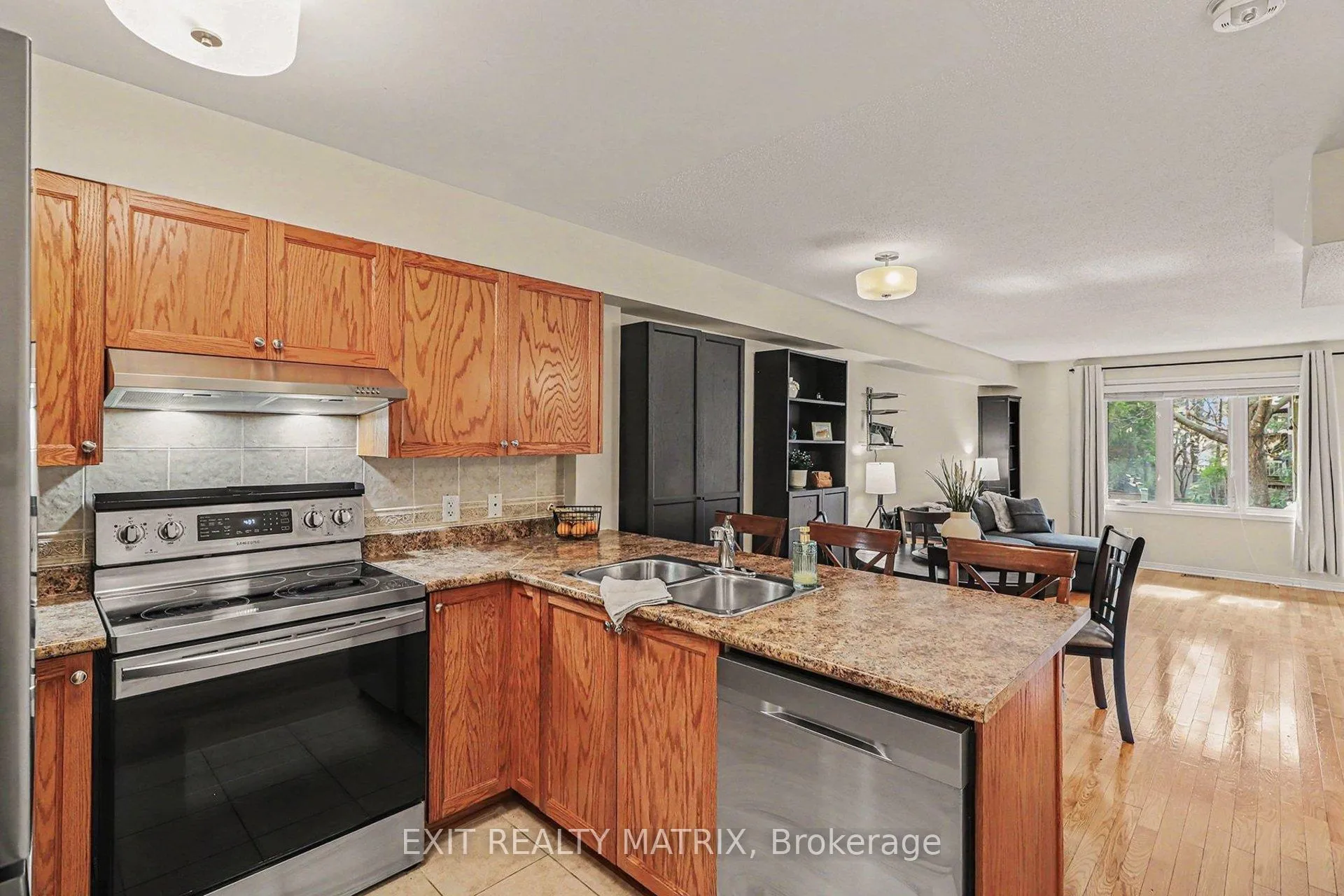 Photo 18 of 88 Strathaven Private, Ottawa, Cyrville — HOMEH