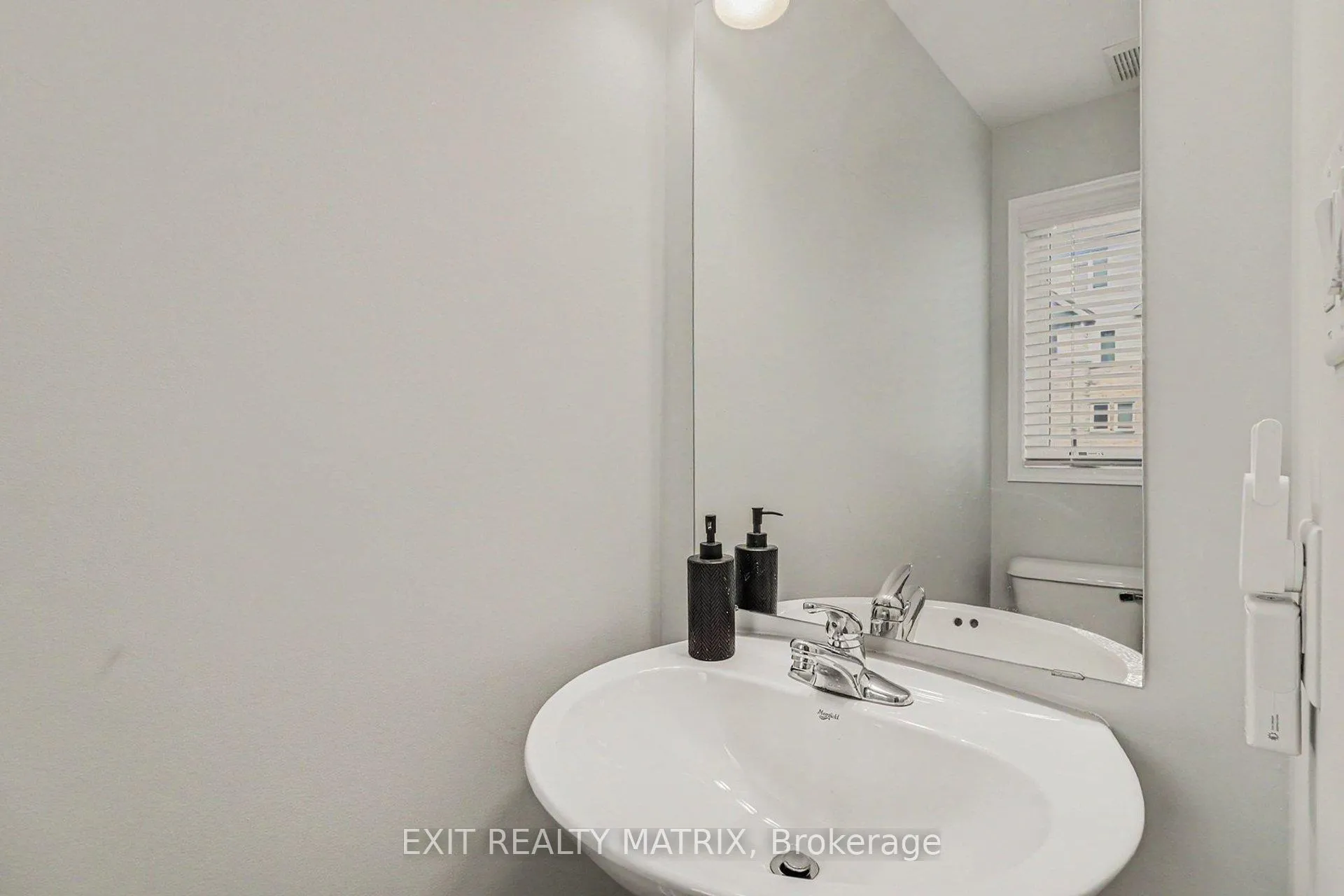 Photo 20 of 88 Strathaven Private, Ottawa, Cyrville — HOMEH